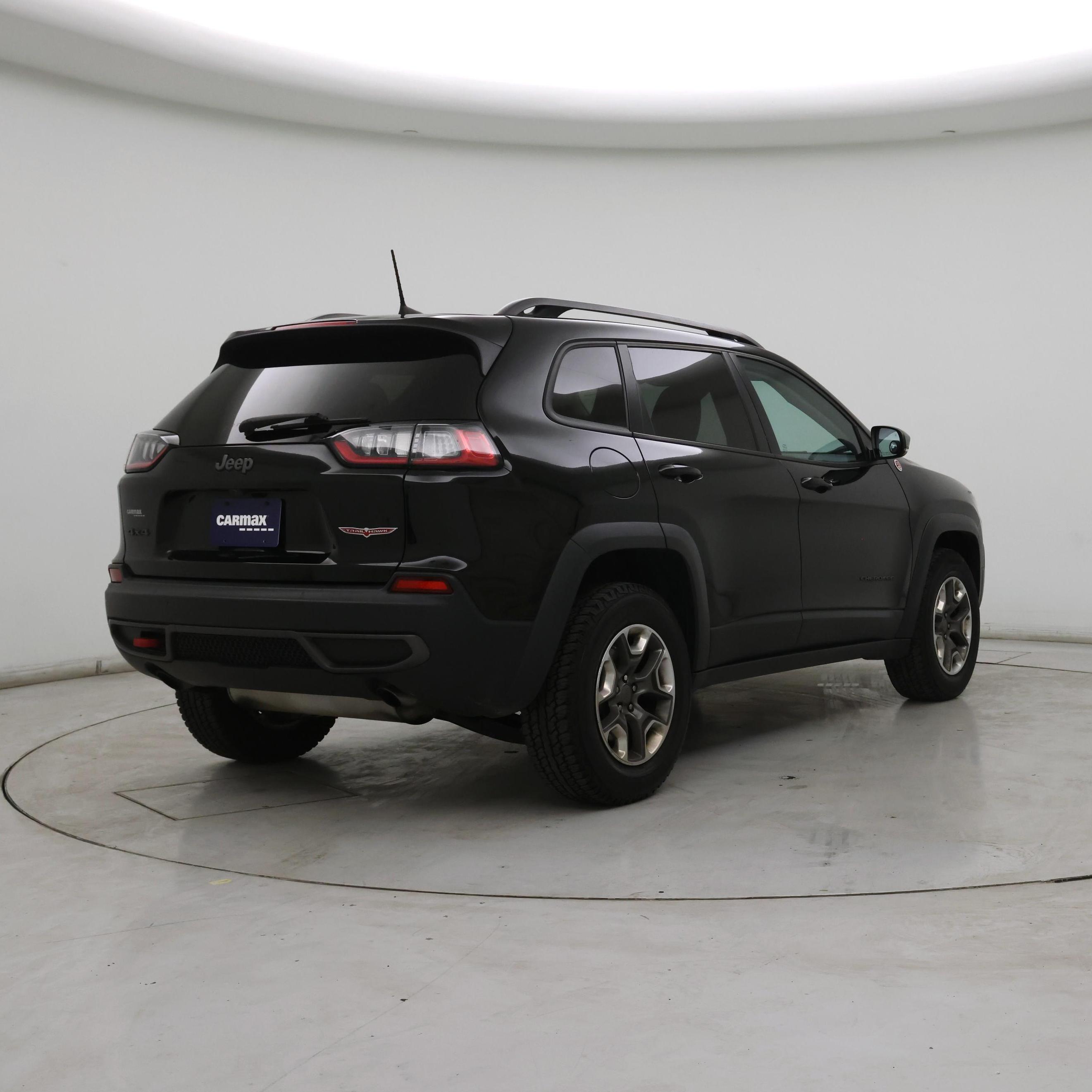 Thumbnail: 2019 Jeep Cherokee - 8