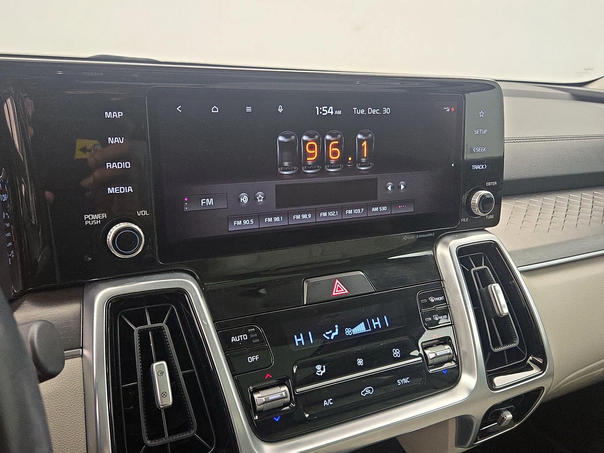 Thumbnail: 2021 Kia Sorento - 16