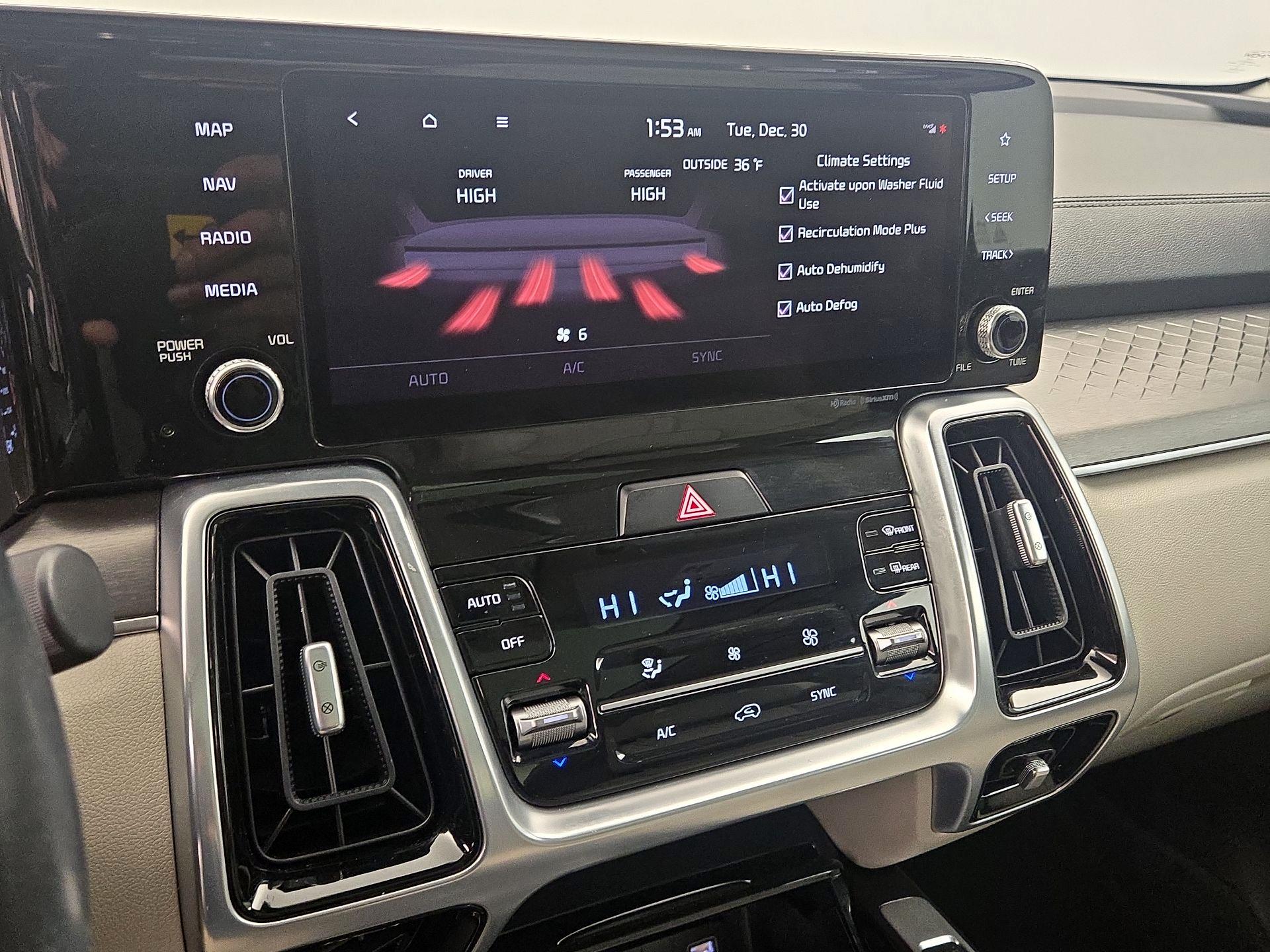 Thumbnail: 2021 Kia Sorento - 17