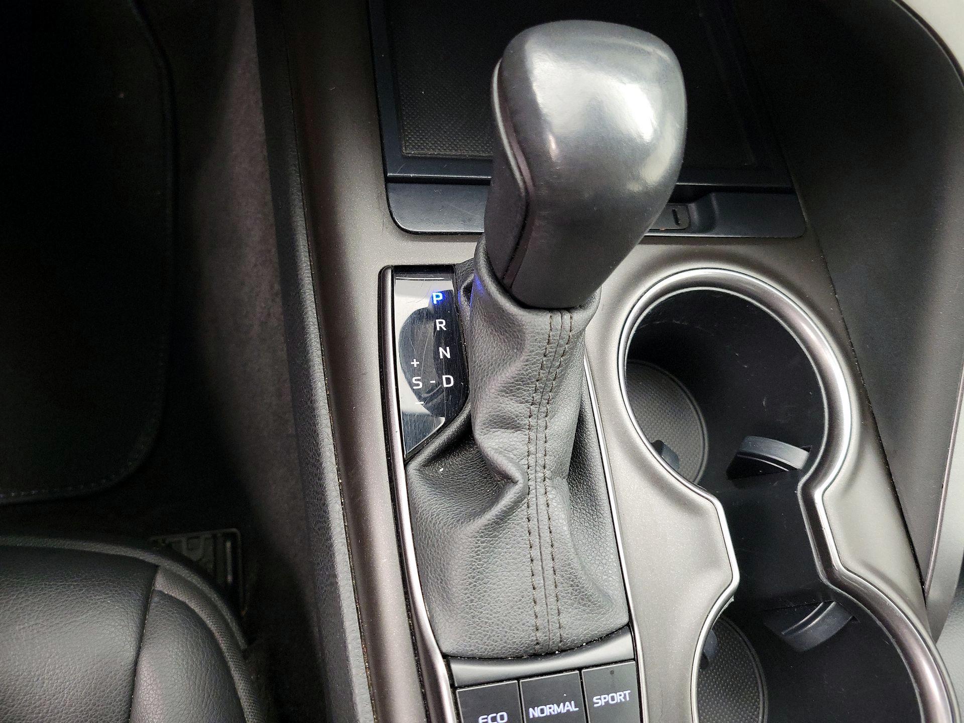 Thumbnail: 2023 Toyota Camry - 17