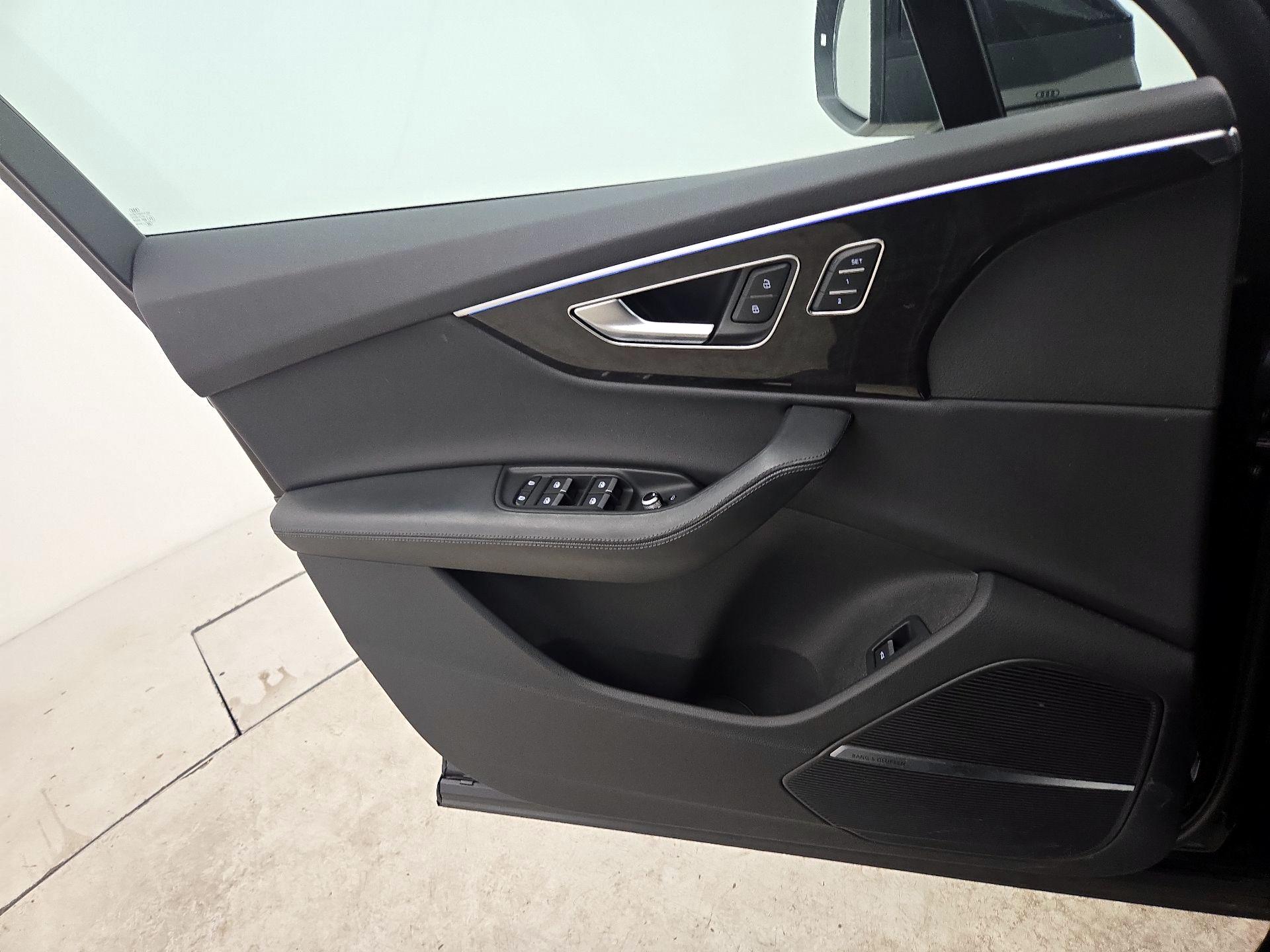 Thumbnail: 2022 Audi Q7 - 12