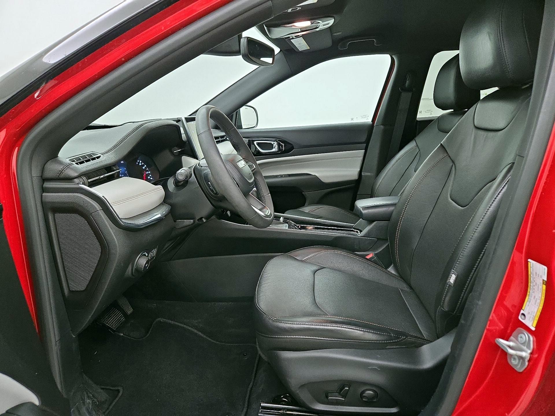 Thumbnail: 2023 Jeep Compass - 11