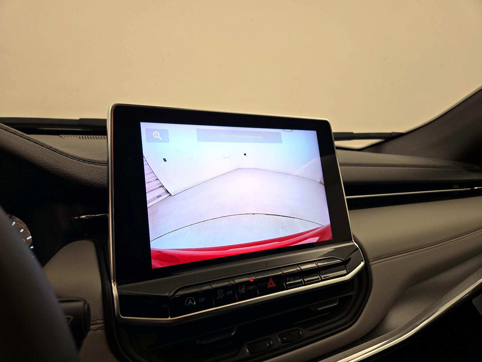 Thumbnail: 2023 Jeep Compass - 14