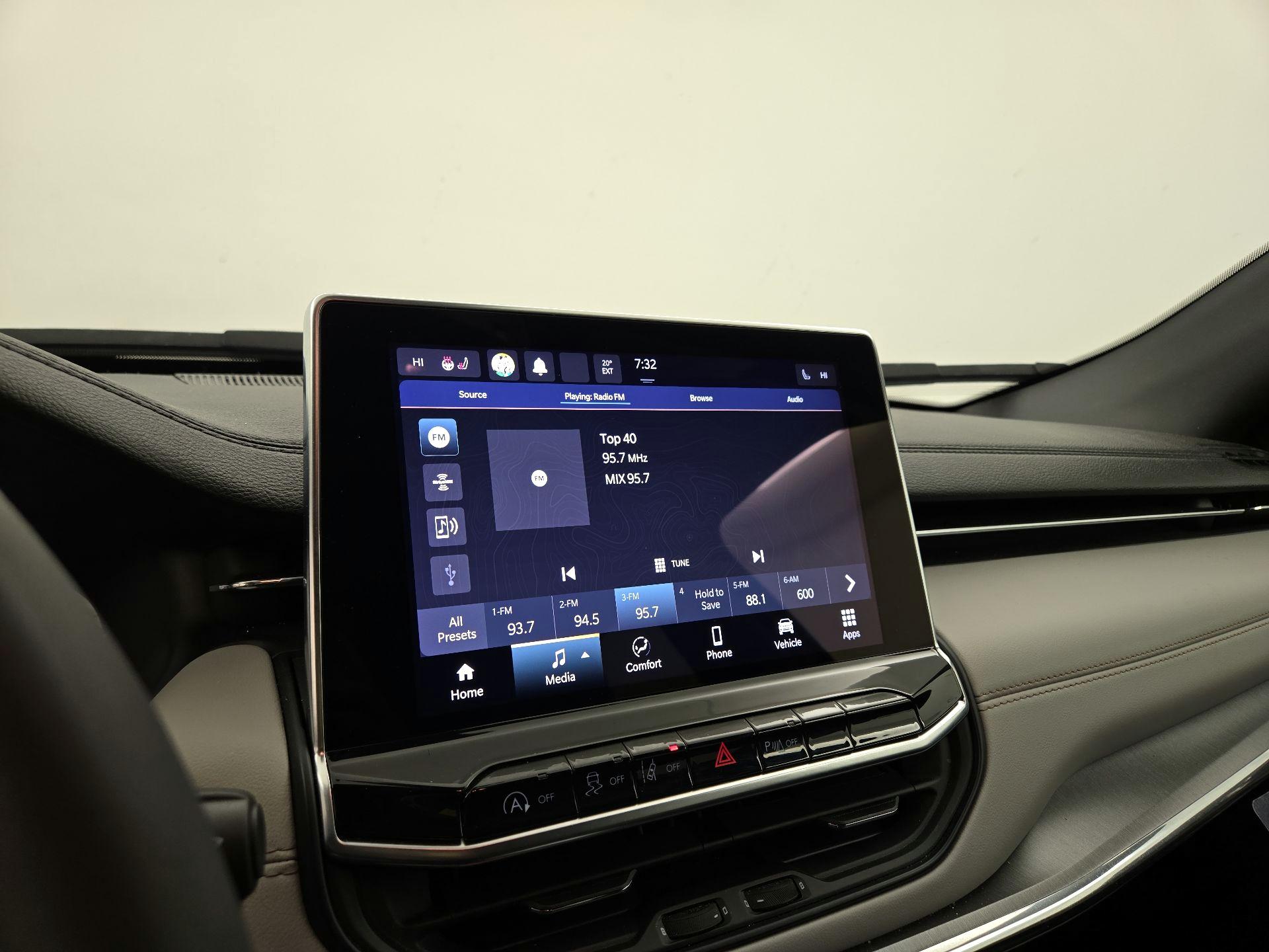 Thumbnail: 2023 Jeep Compass - 15