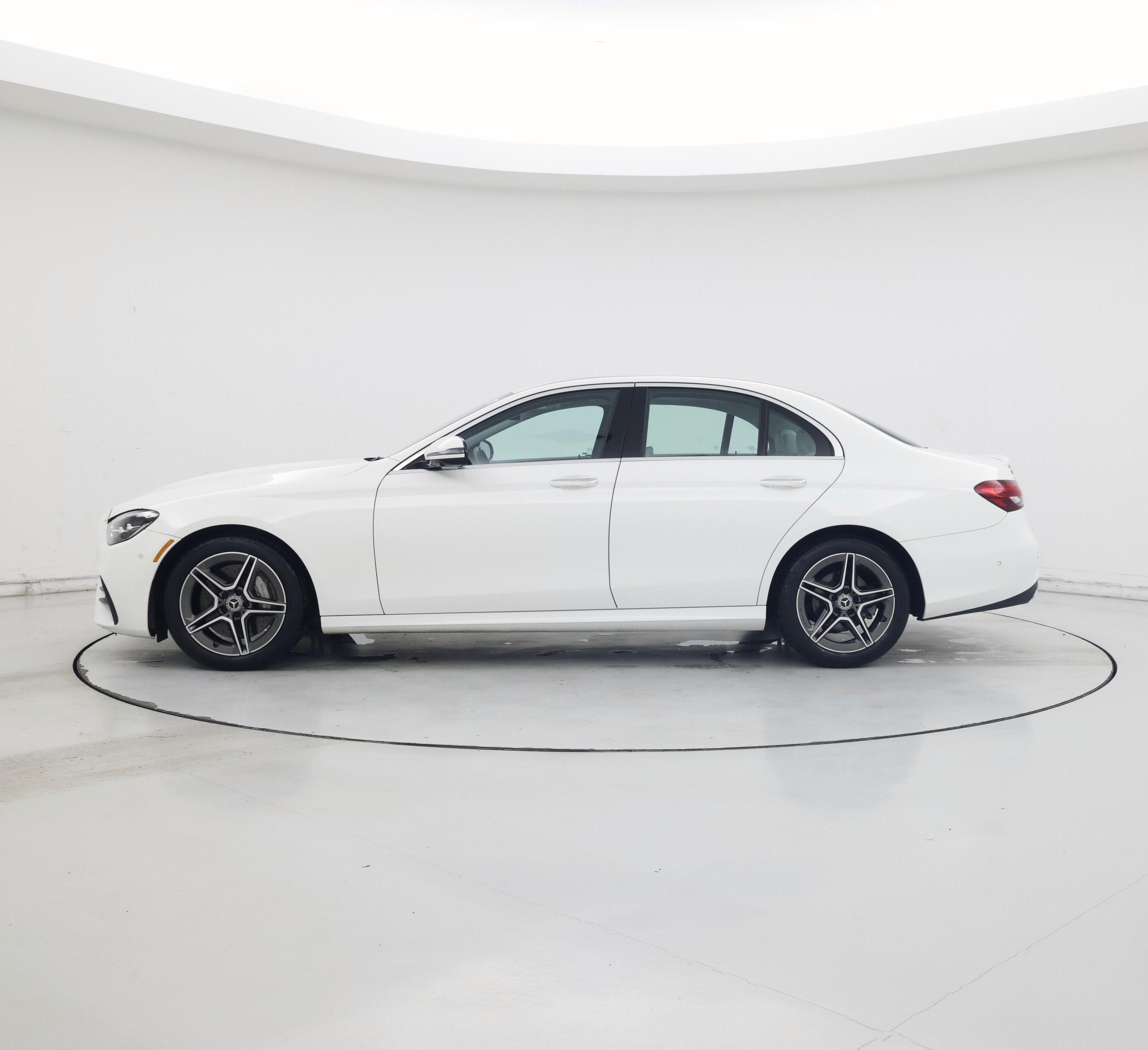 Thumbnail: 2022 Mercedes-Benz E-Class - 3