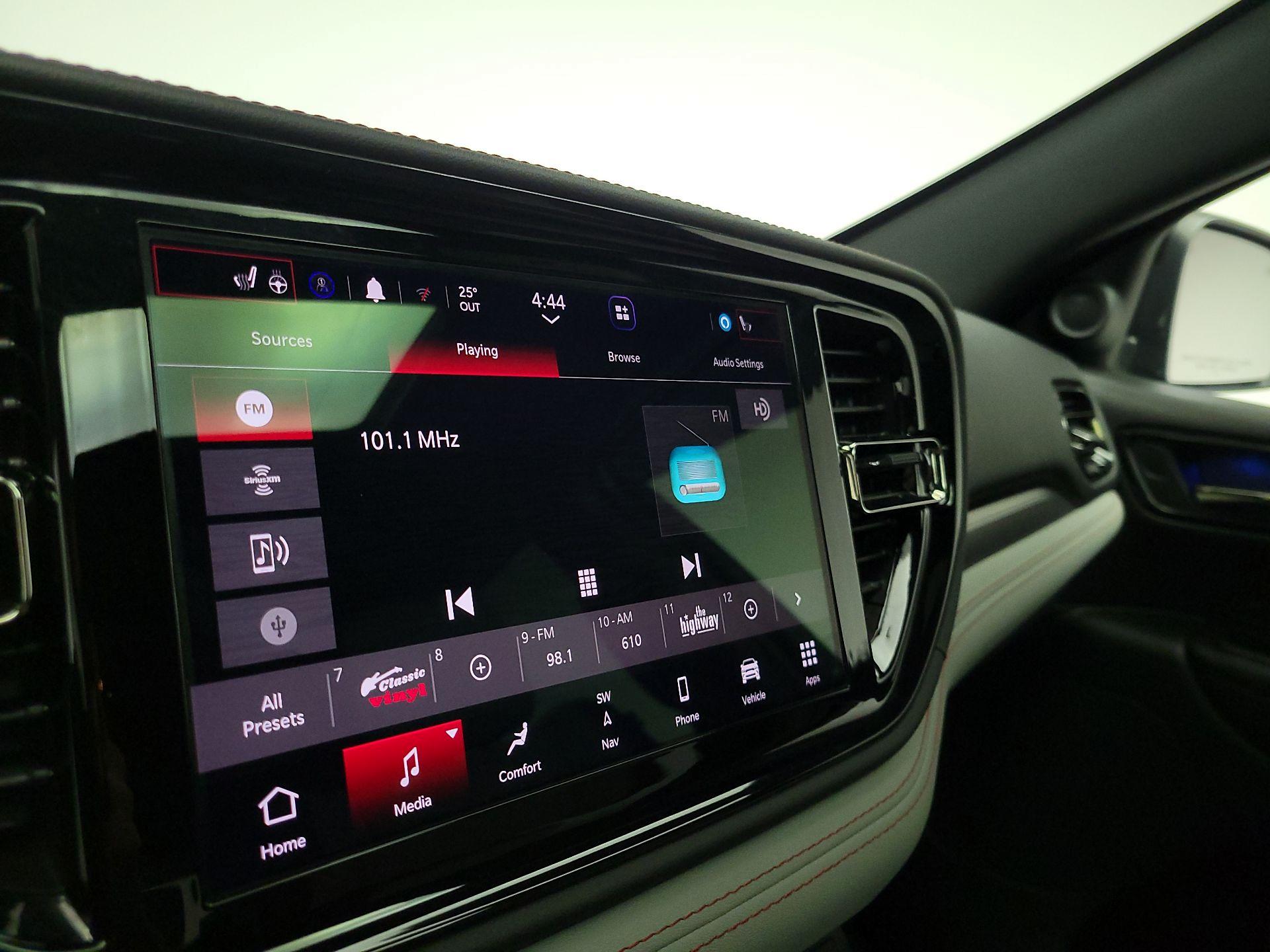 Thumbnail: 2023 Dodge Durango - 16