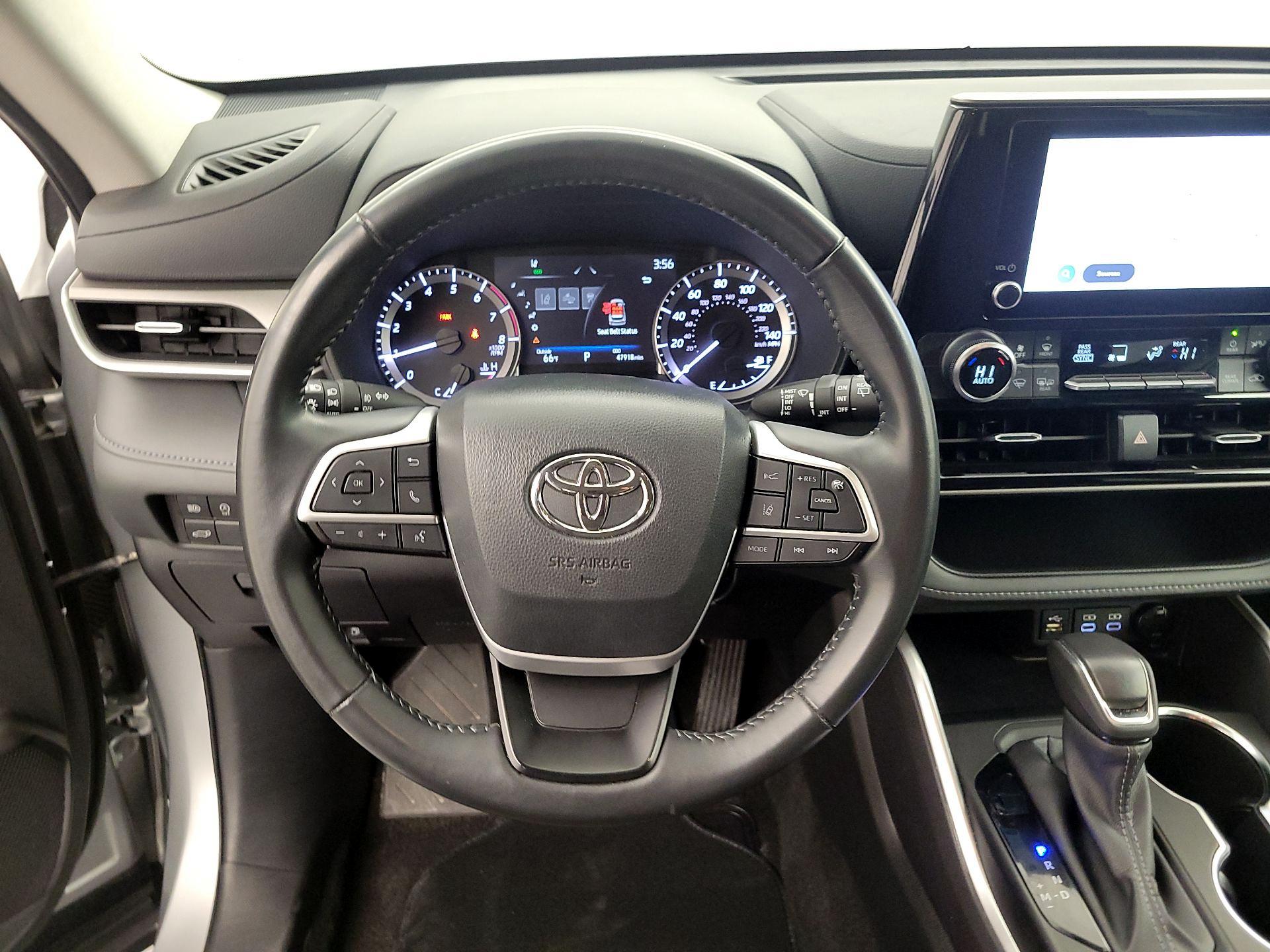 Thumbnail: 2023 Toyota Highlander - 10