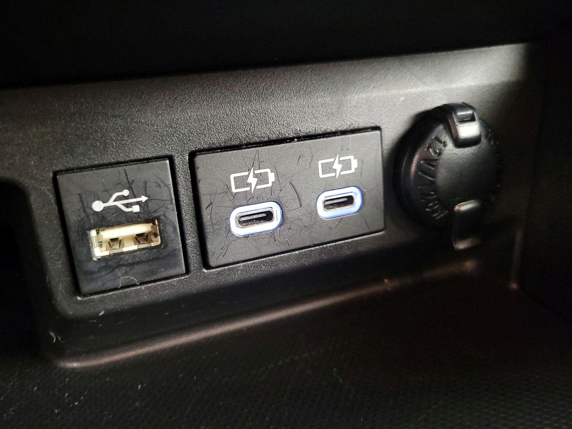 Thumbnail: 2023 Toyota Highlander - 18