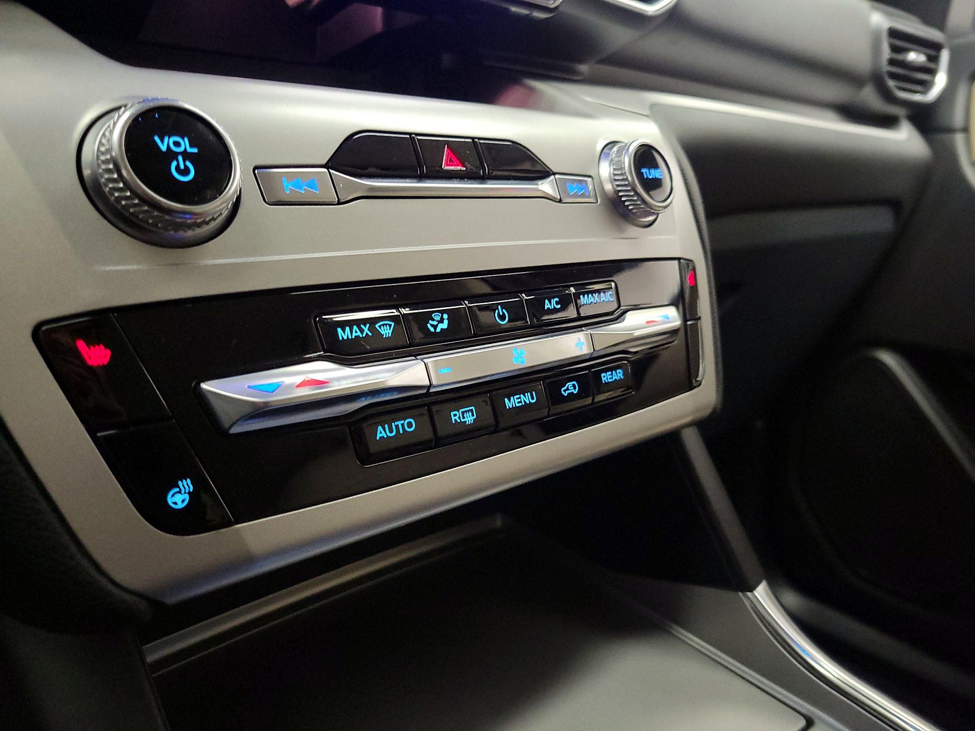 Thumbnail: 2022 Ford Explorer - 17