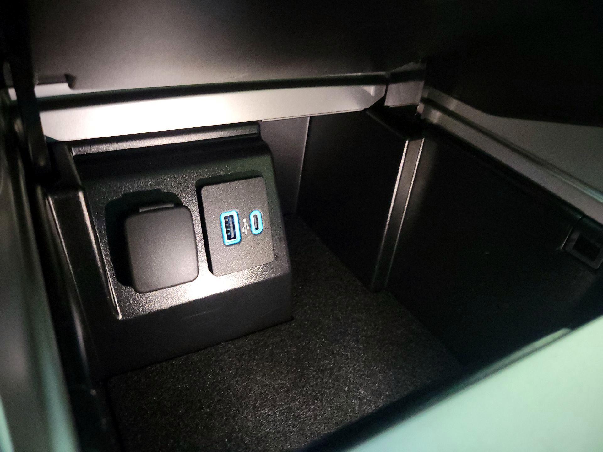 Thumbnail: 2022 Ford Explorer - 19