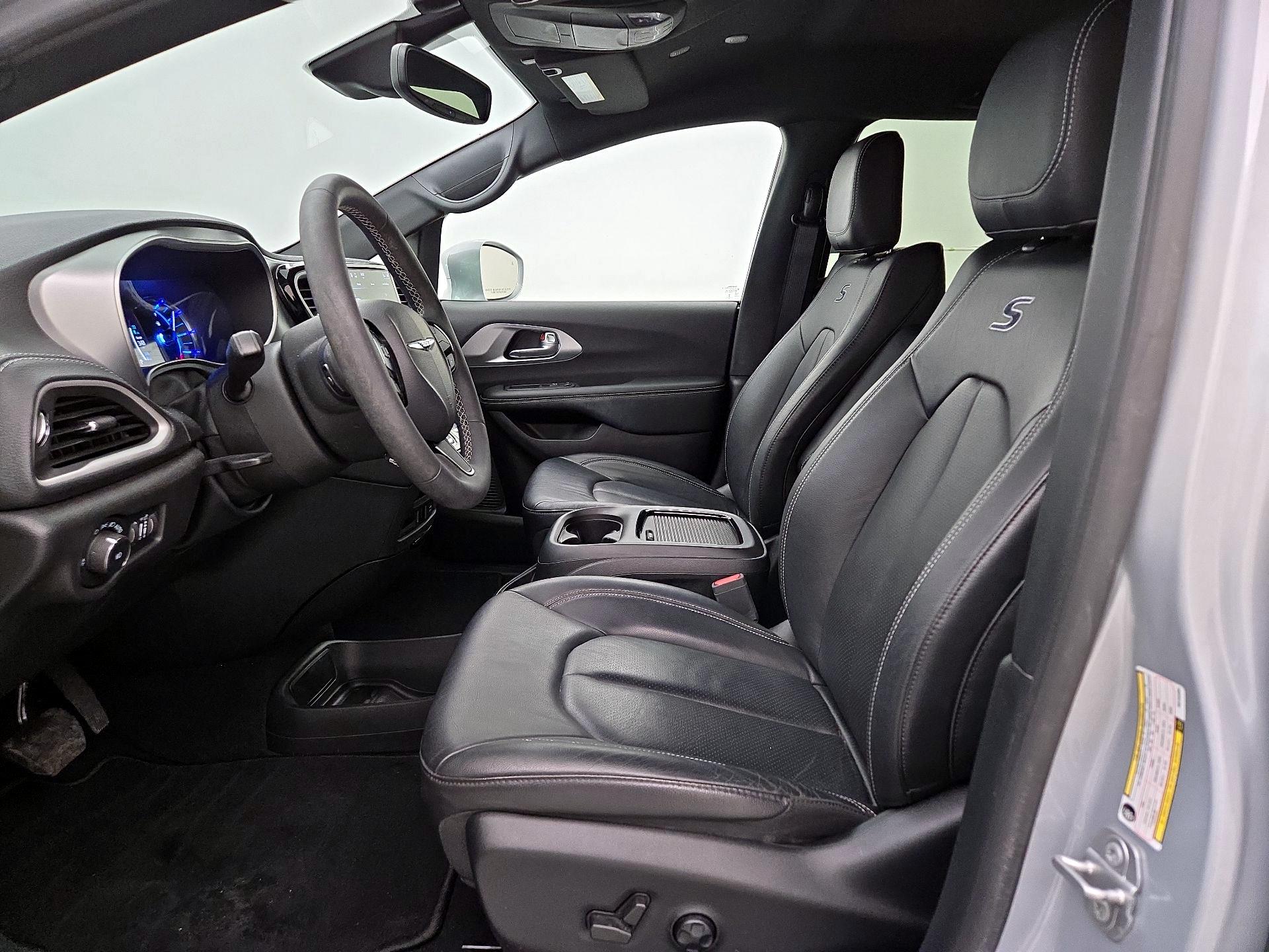 Thumbnail: 2022 Chrysler Pacifica - 11