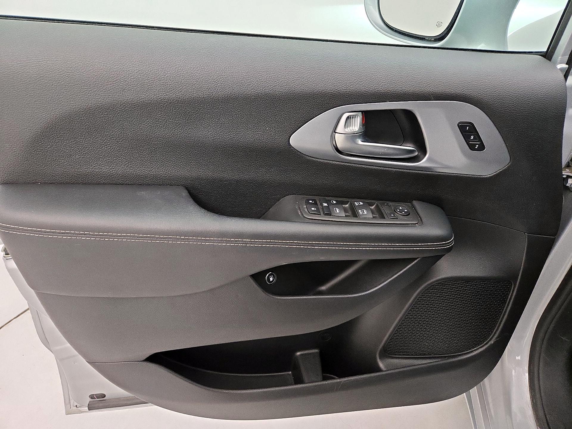 Thumbnail: 2022 Chrysler Pacifica - 12