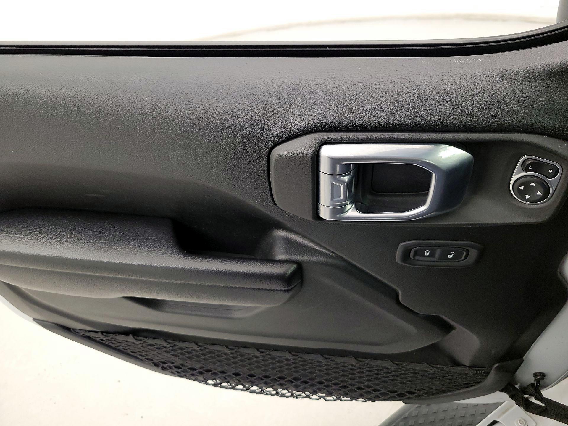 Thumbnail: 2021 Jeep Gladiator - 12