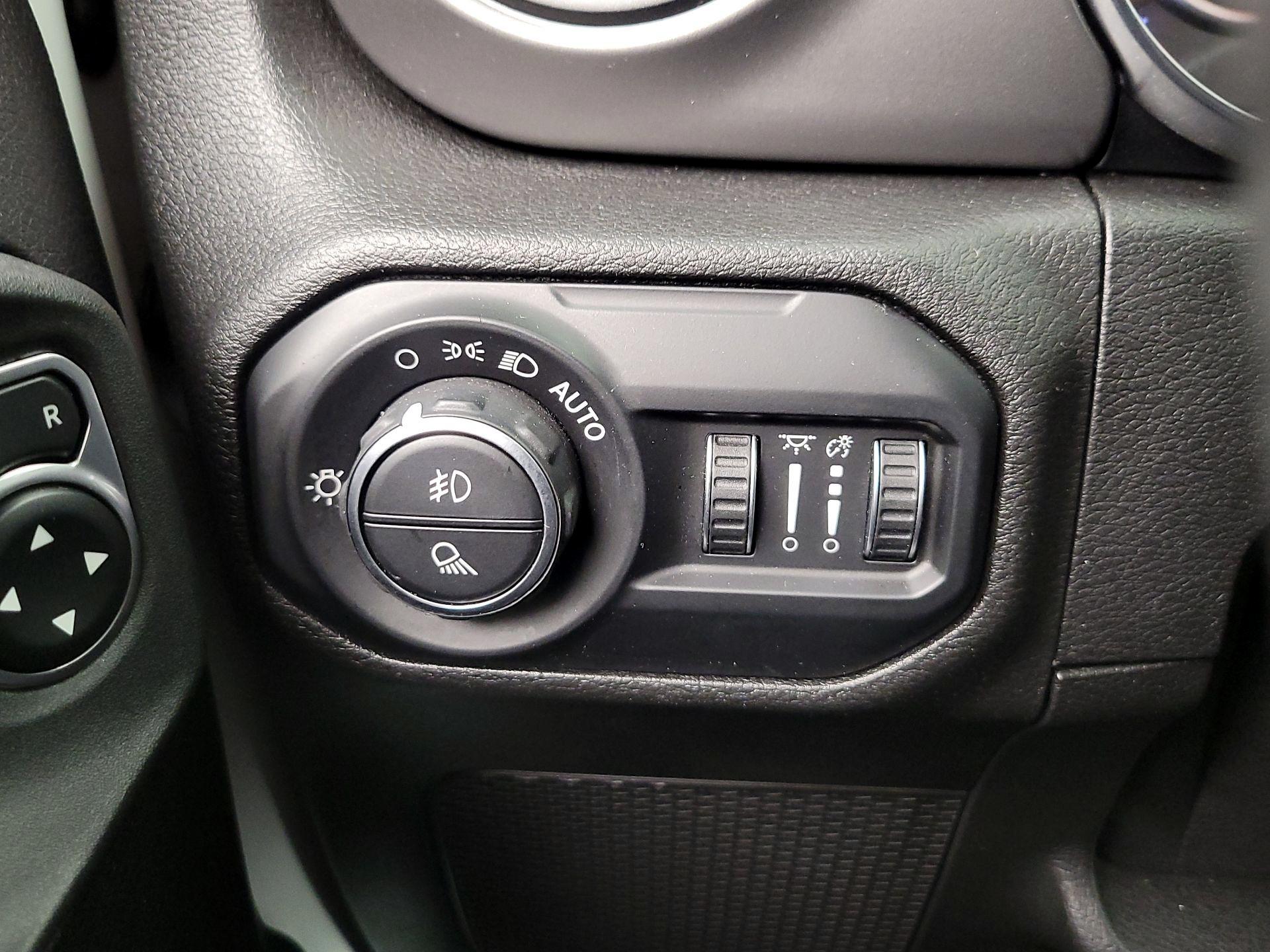 Thumbnail: 2021 Jeep Gladiator - 13