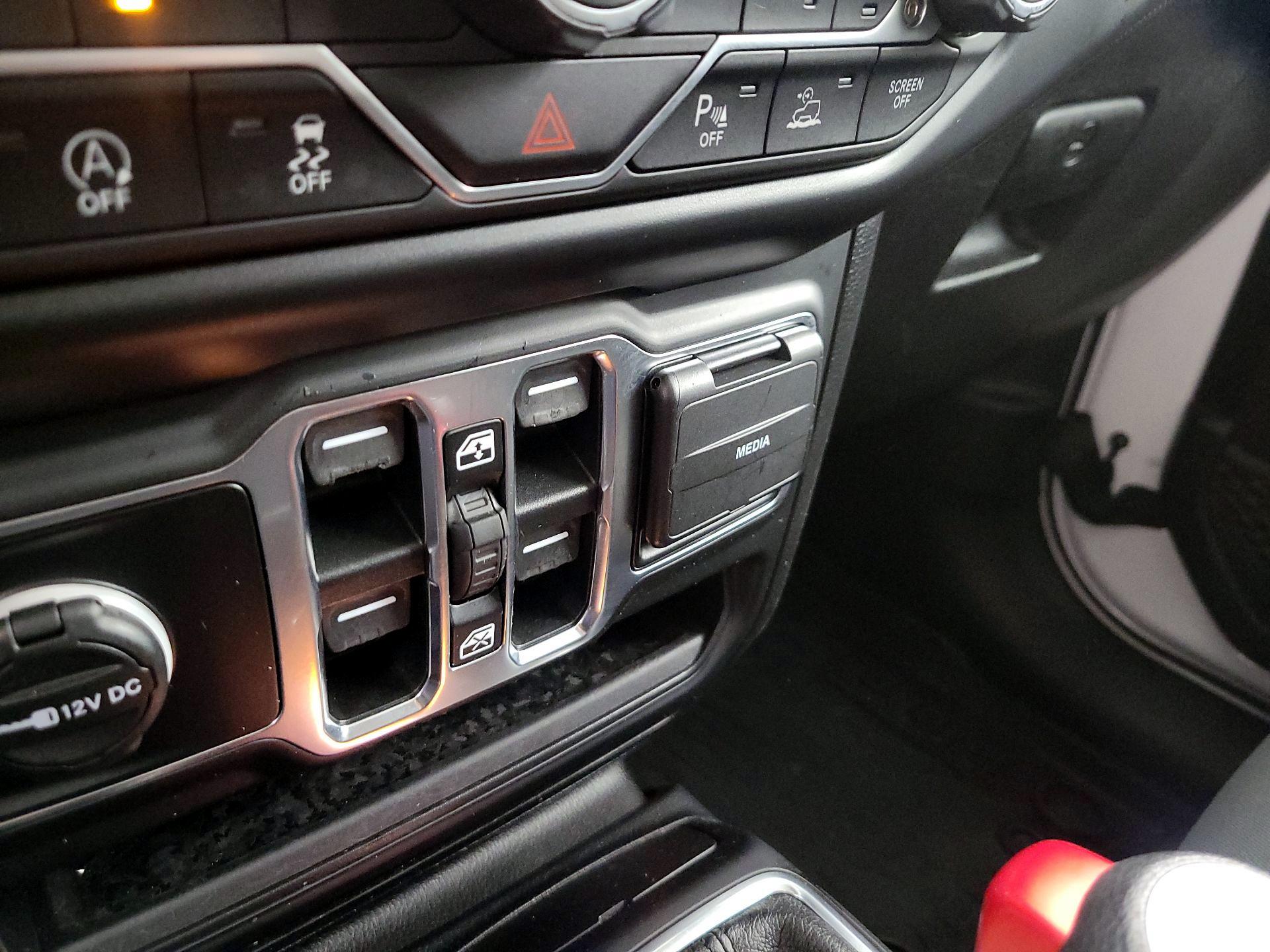 Thumbnail: 2021 Jeep Gladiator - 19