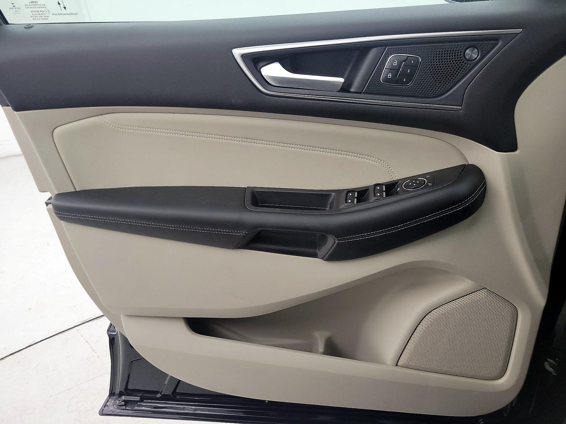 Thumbnail: 2022 Ford Edge - 12