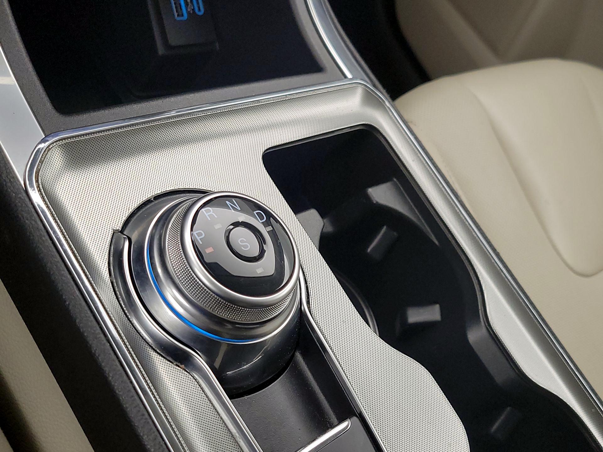 Thumbnail: 2022 Ford Edge - 18