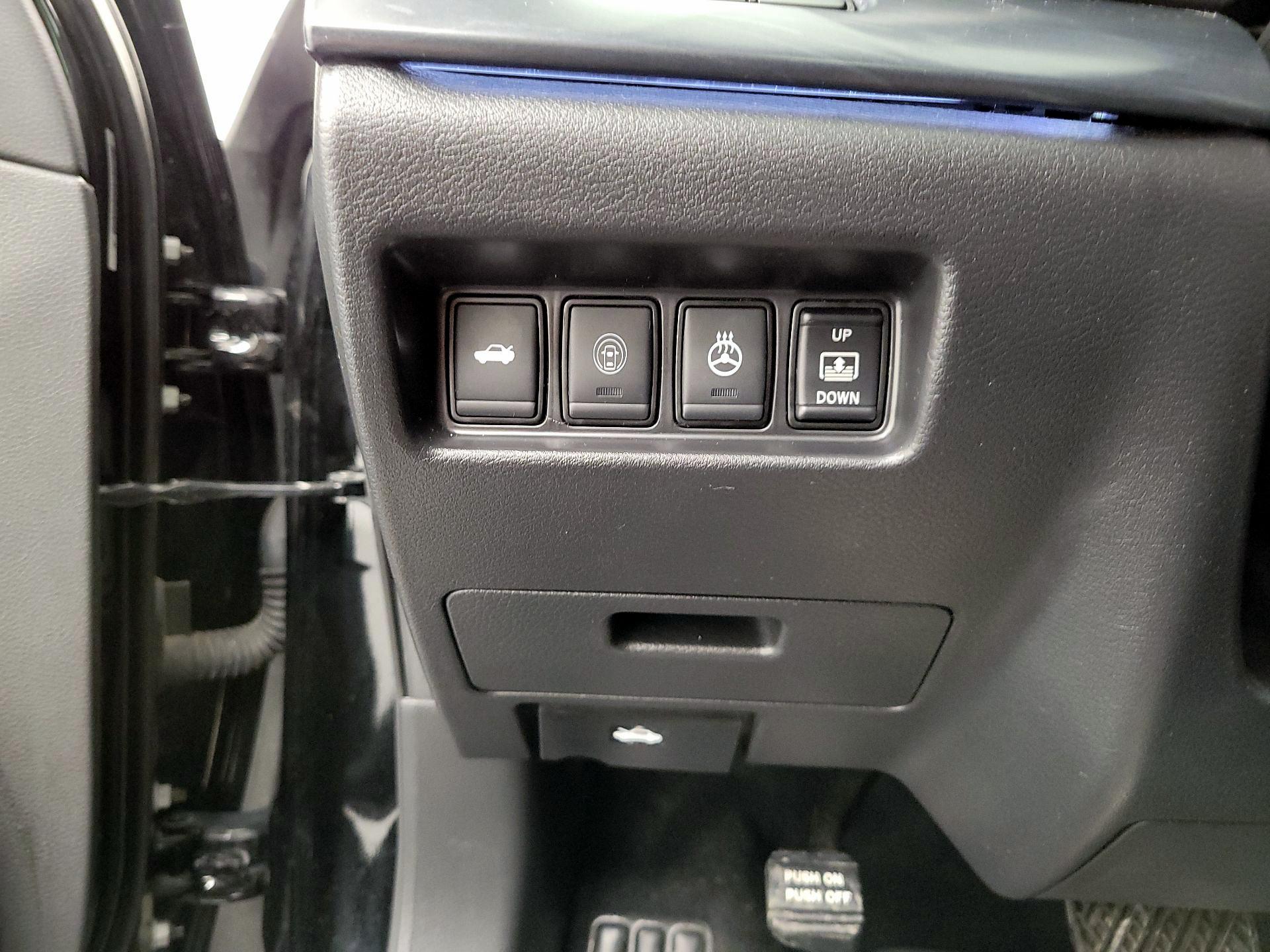 Thumbnail: 2020 Nissan Maxima - 13