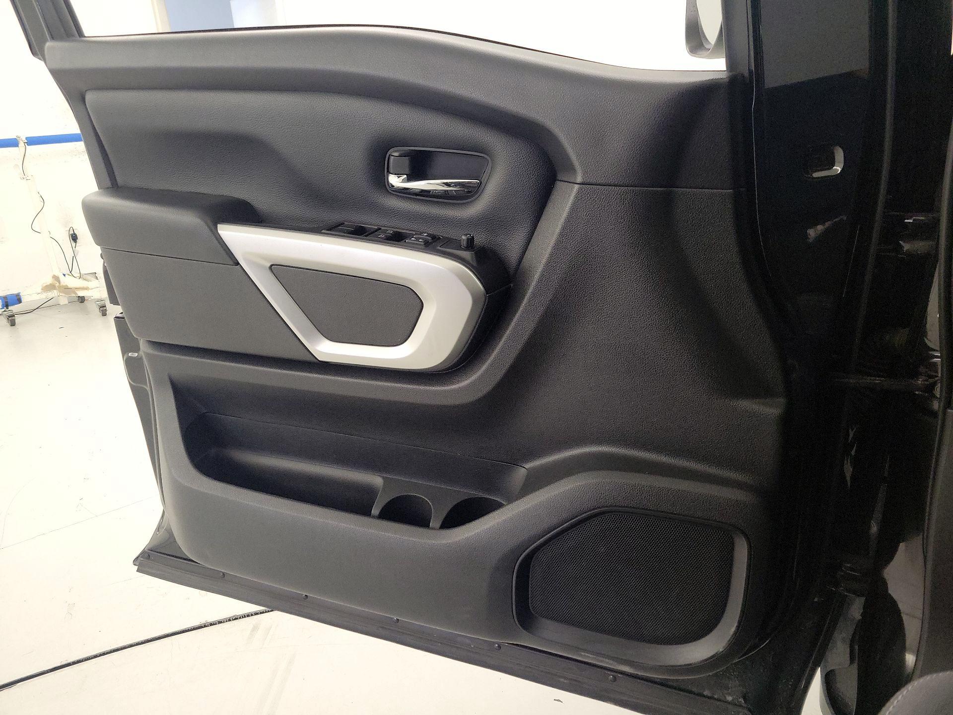 Thumbnail: 2021 Nissan Titan - 12