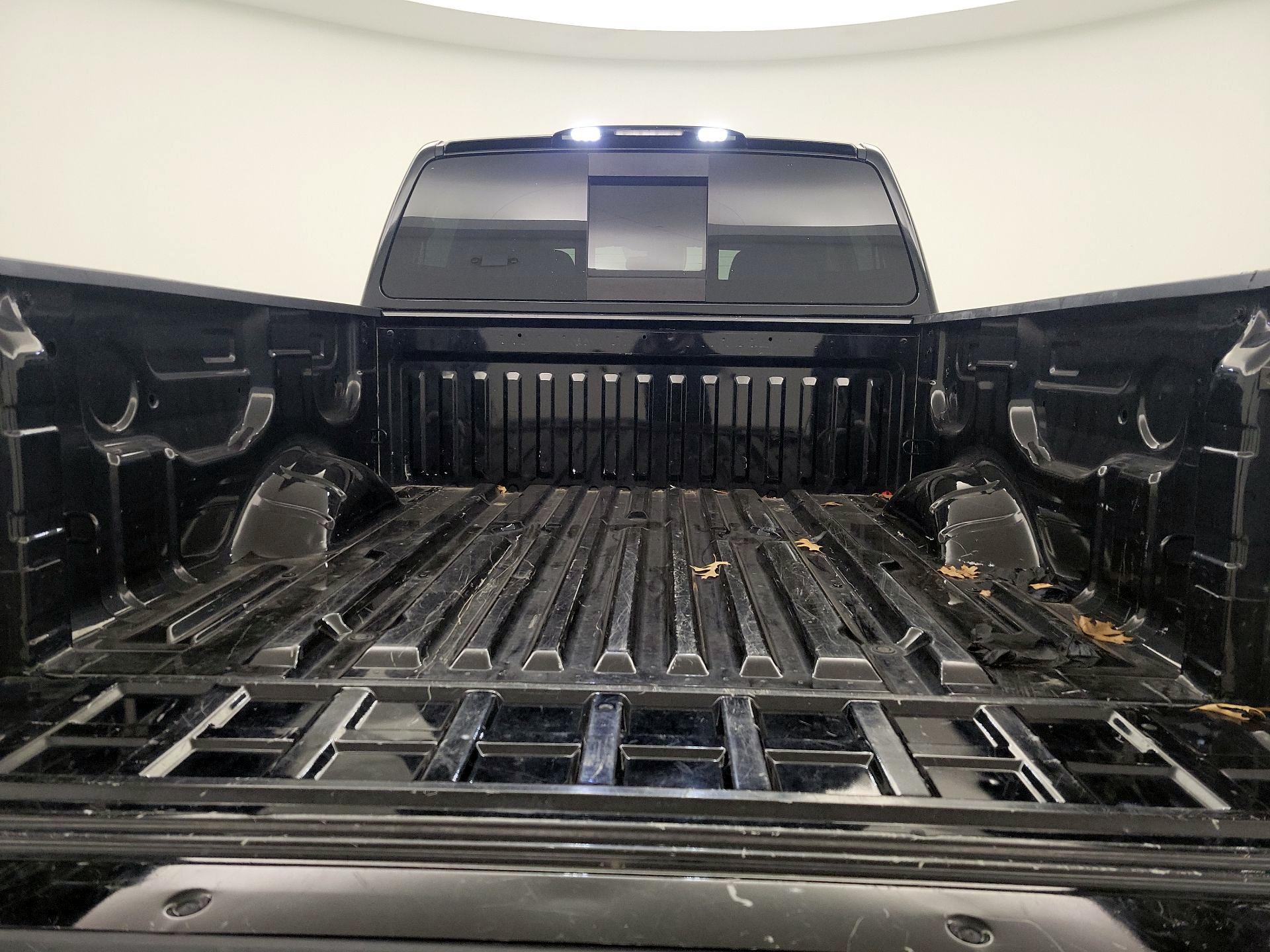 Thumbnail: 2021 Nissan Titan - 19