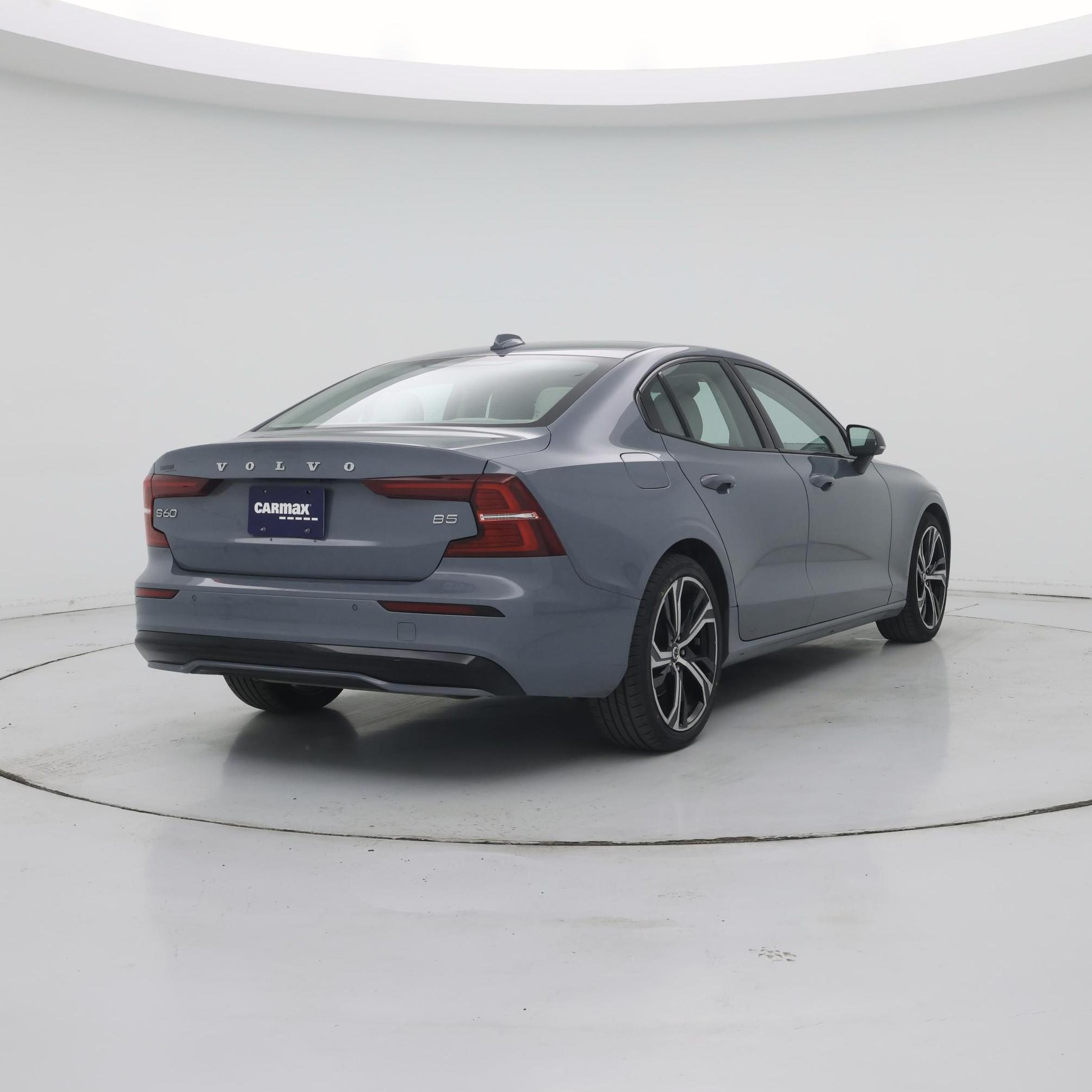 Thumbnail: 2024 Volvo S60 - 8