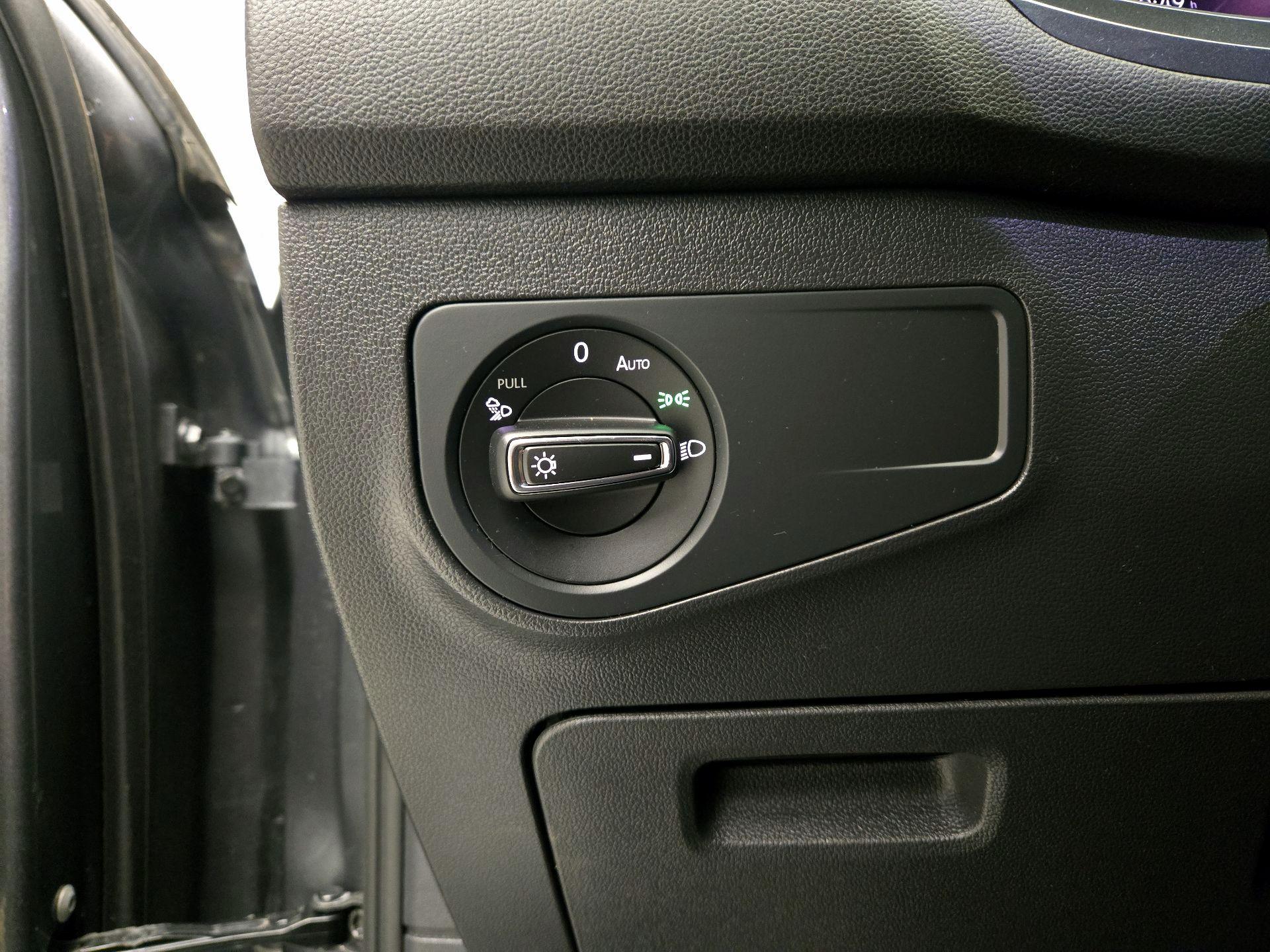 Thumbnail: 2023 Volkswagen Tiguan - 13