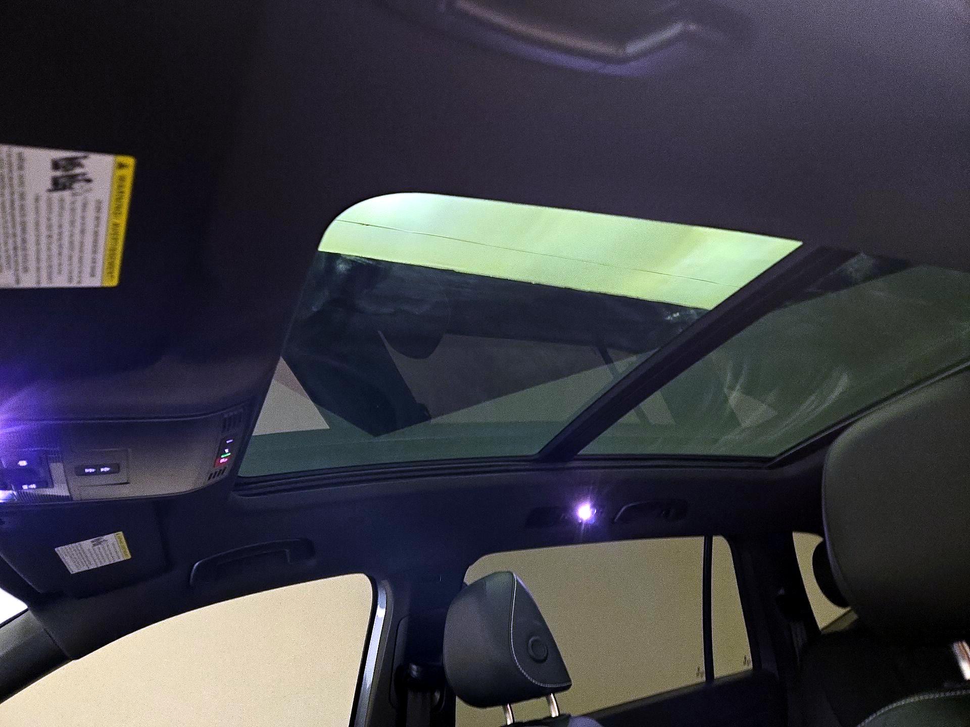 Thumbnail: 2023 Volkswagen Tiguan - 20