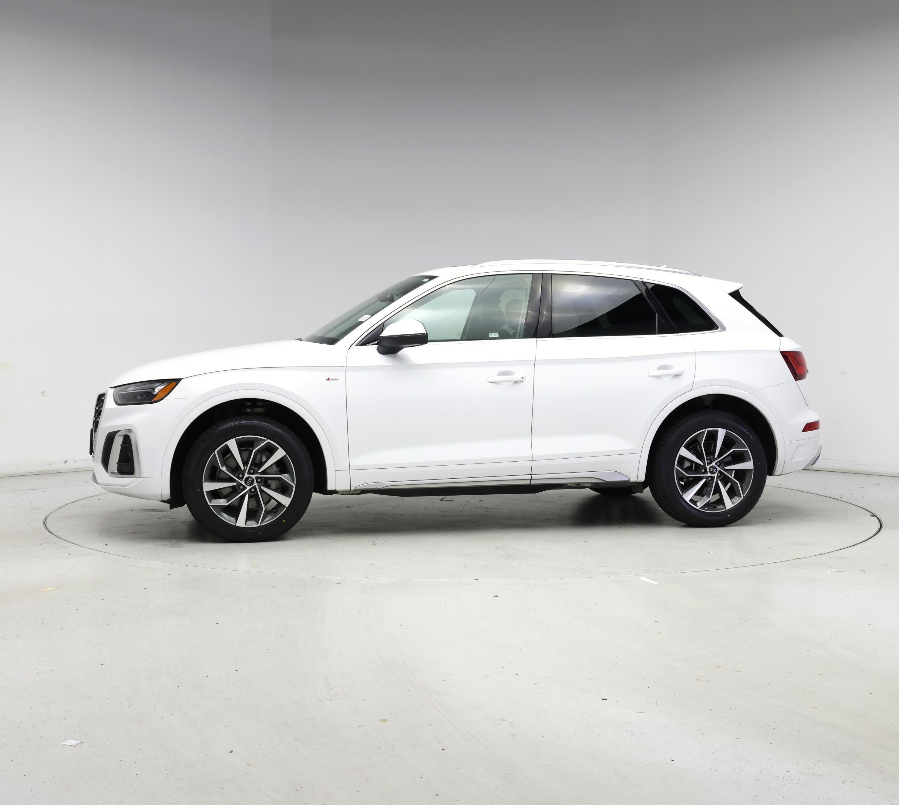 Thumbnail: 2024 Audi Q5 - 3