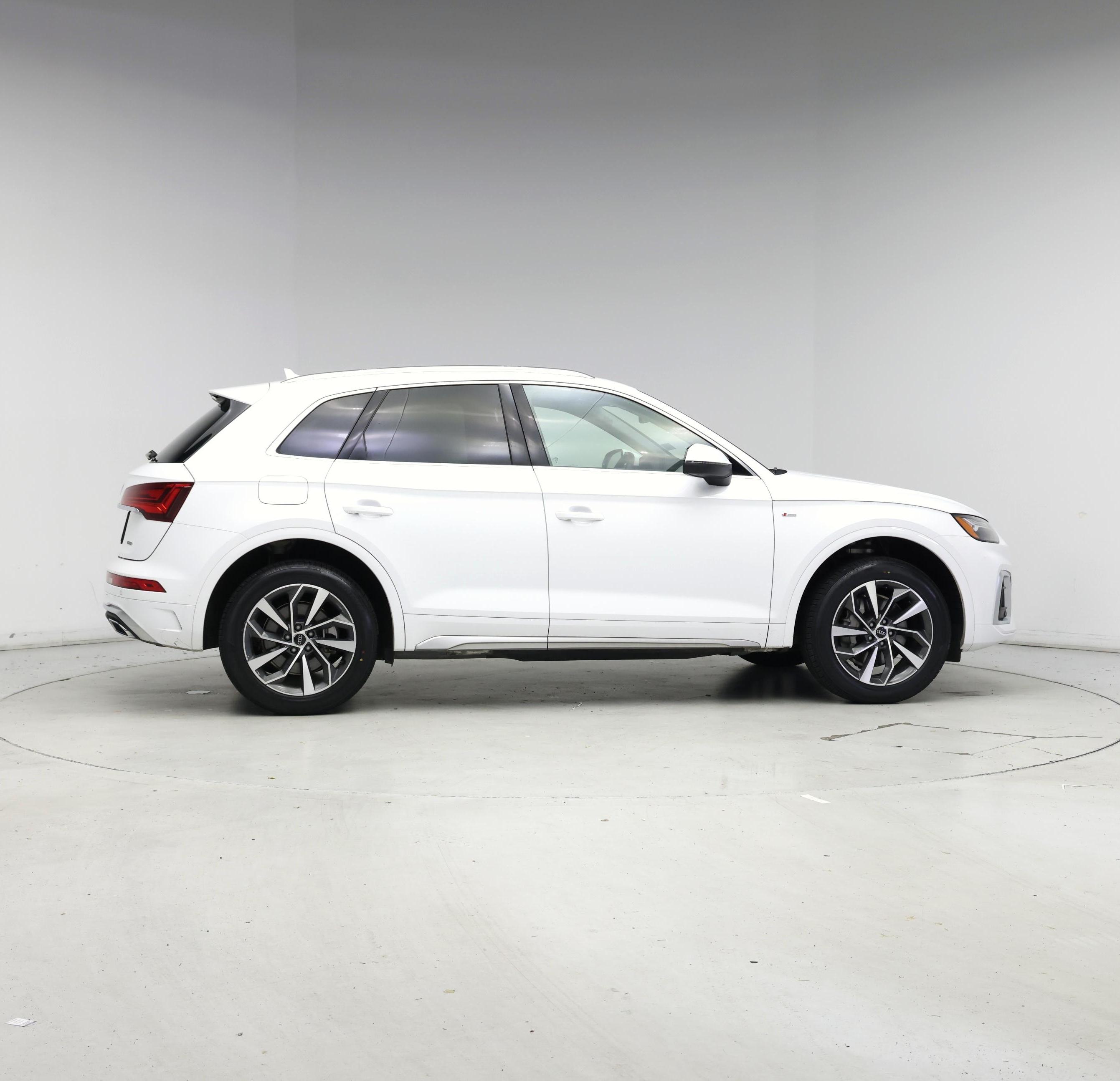 Thumbnail: 2024 Audi Q5 - 7