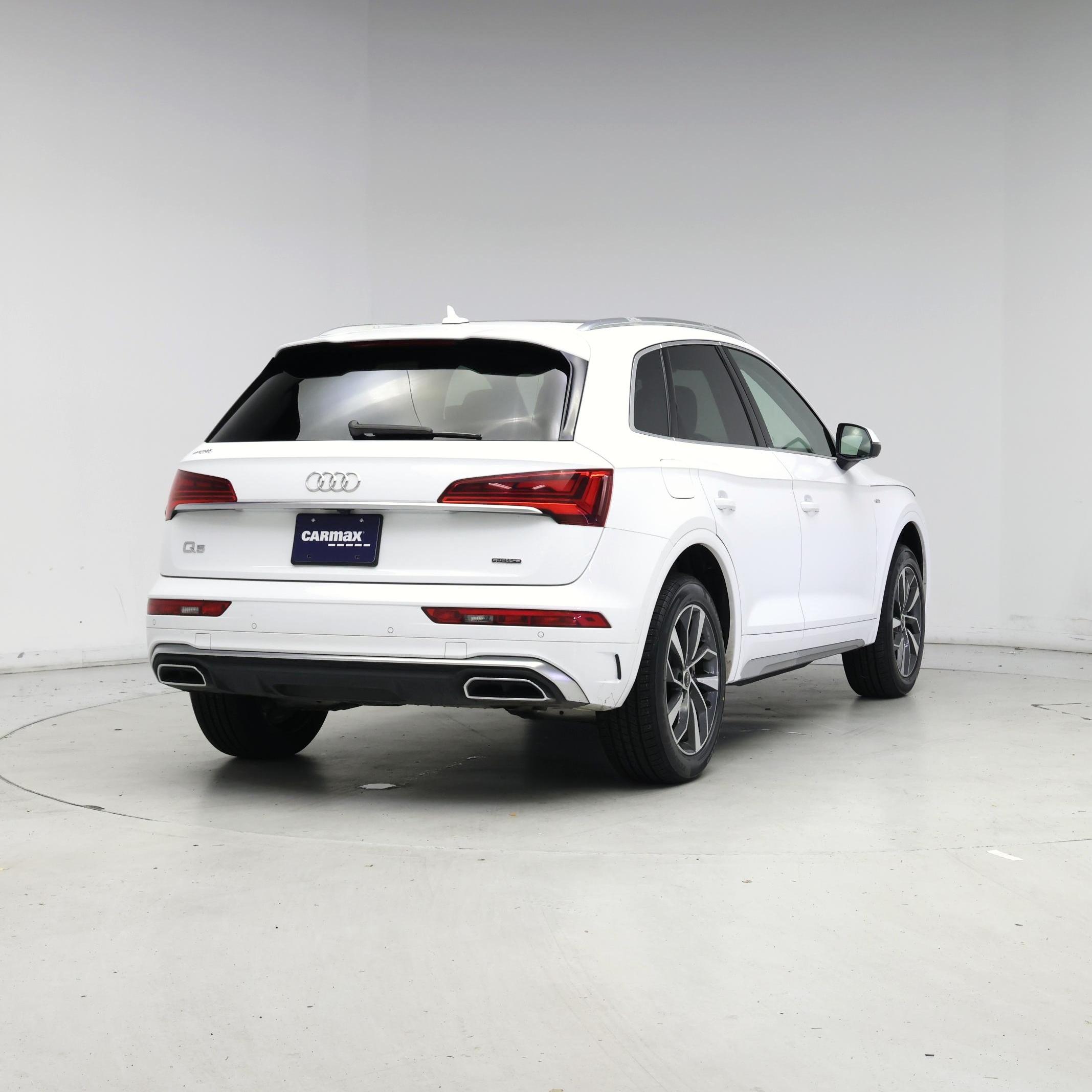Thumbnail: 2024 Audi Q5 - 8