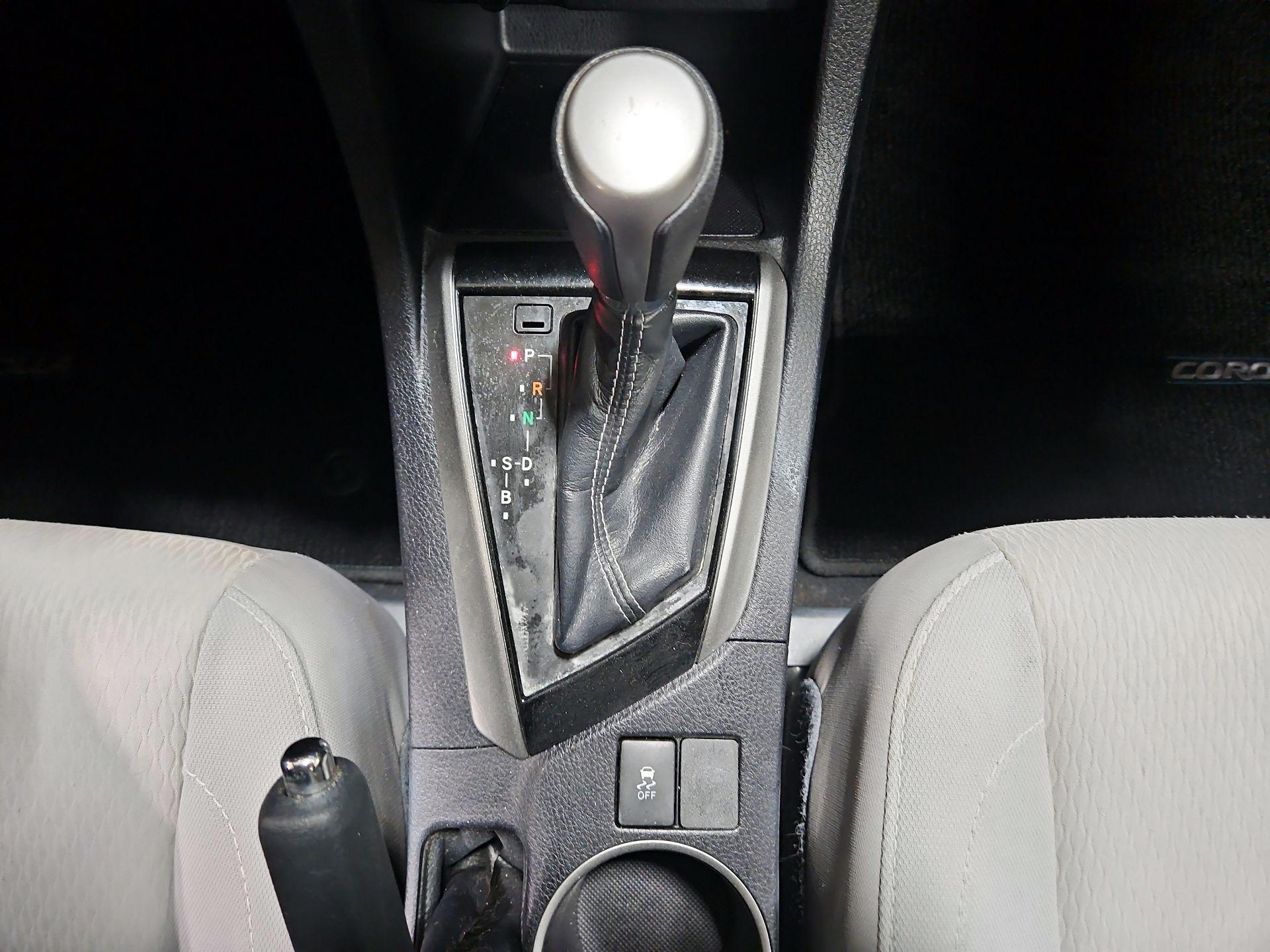 Thumbnail: 2014 Toyota Corolla - 16