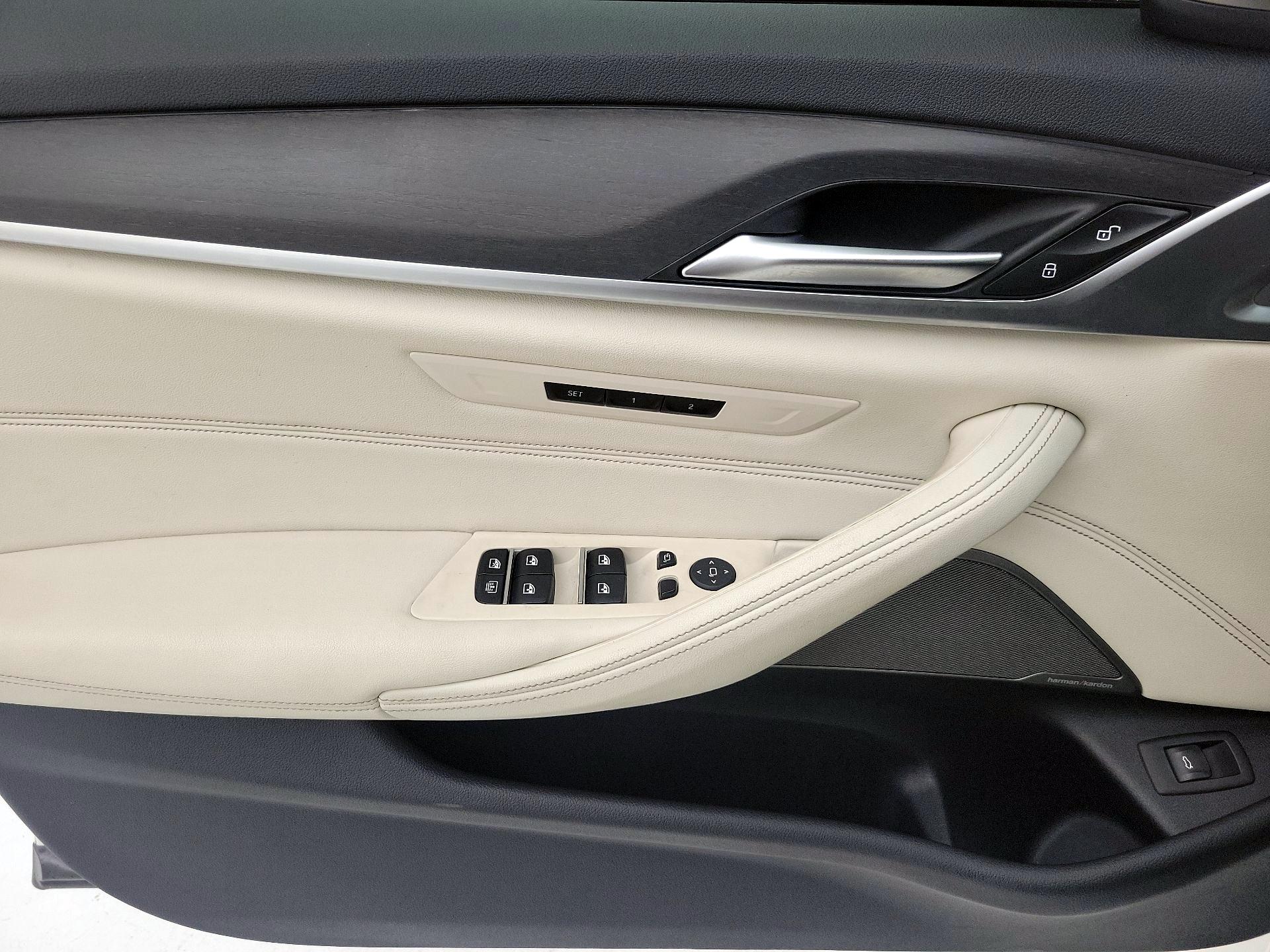 Thumbnail: 2023 BMW 5 Series - 12