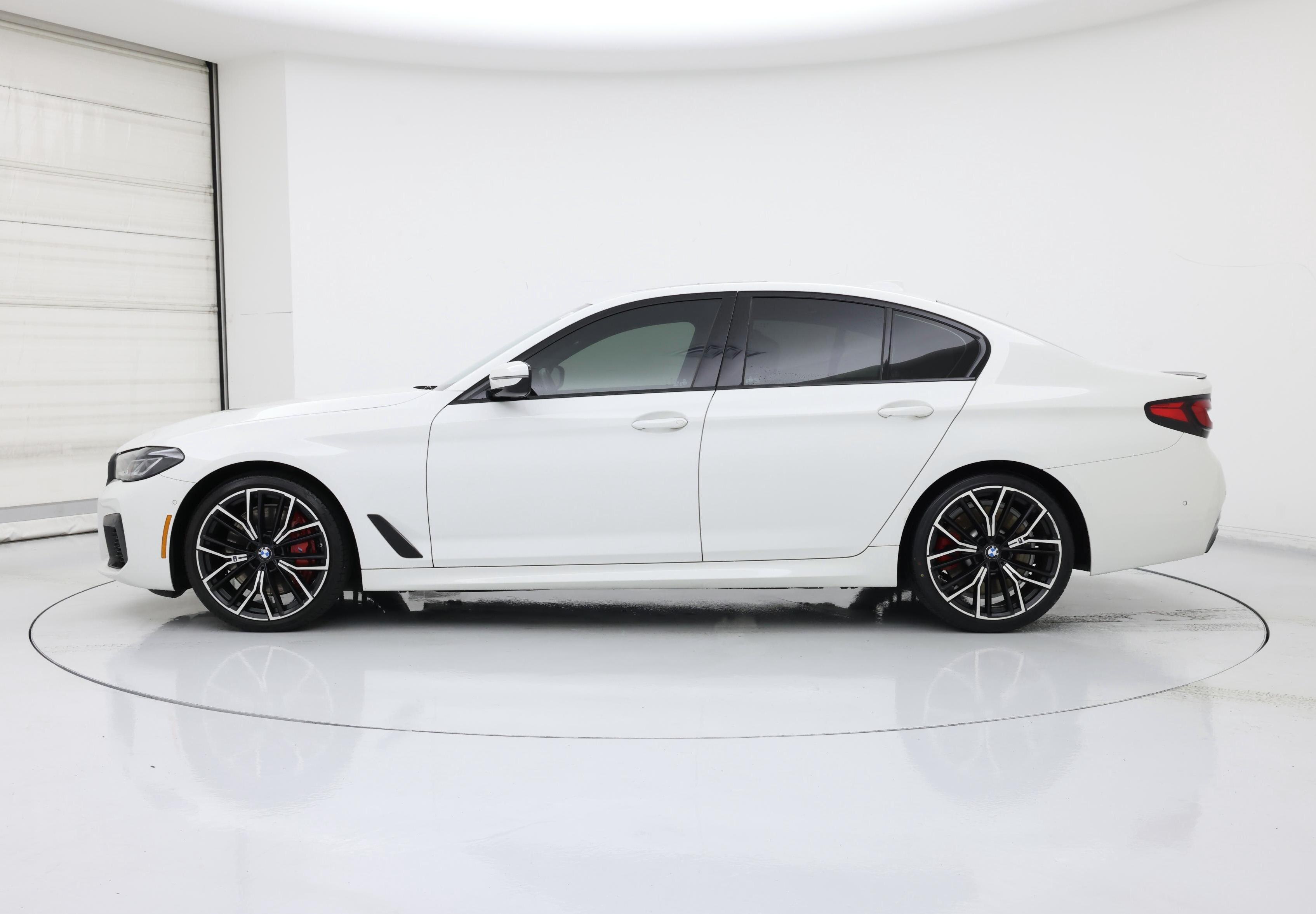 Thumbnail: 2023 BMW 5 Series - 3