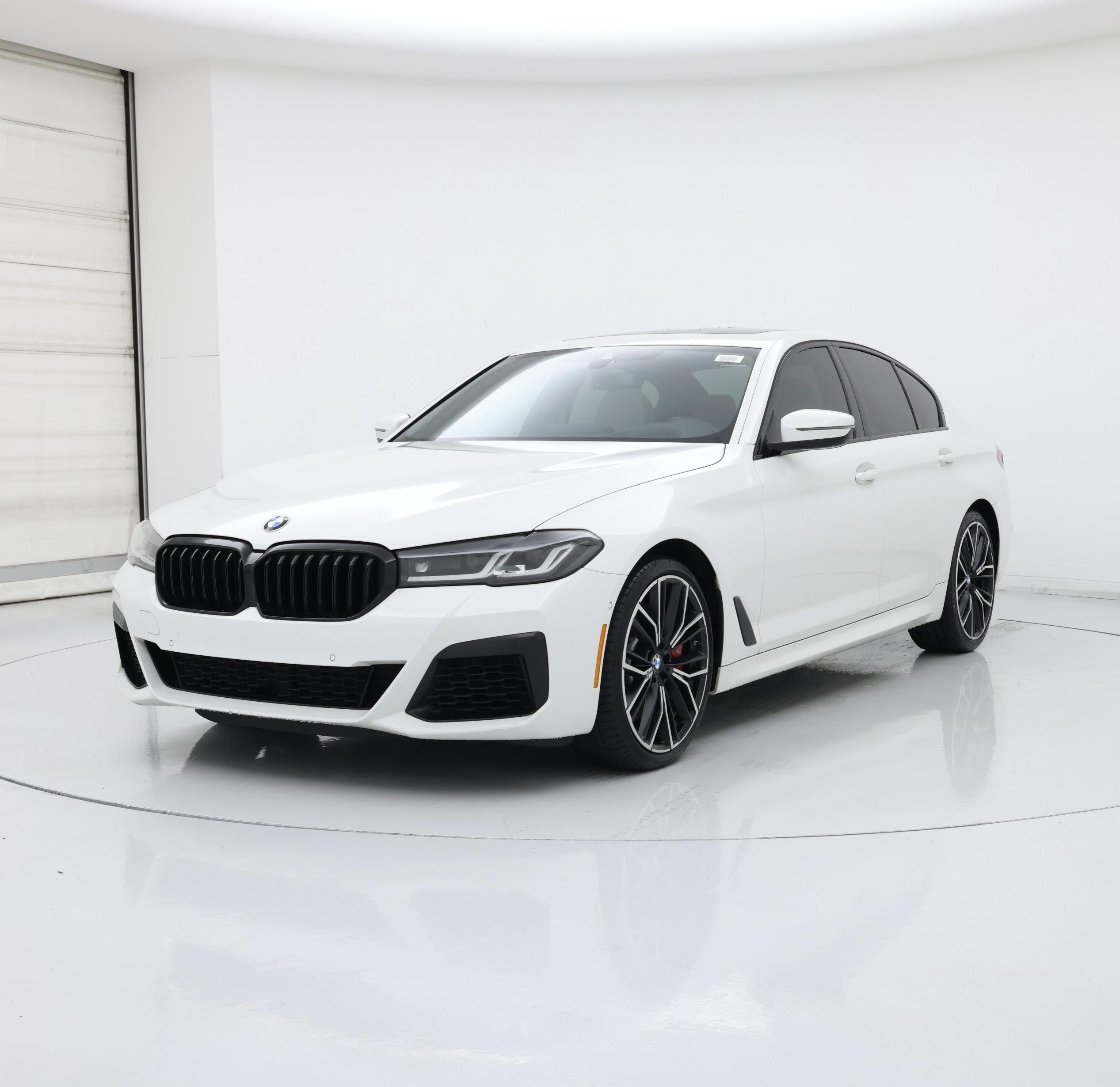 Thumbnail: 2023 BMW 5 Series - 4