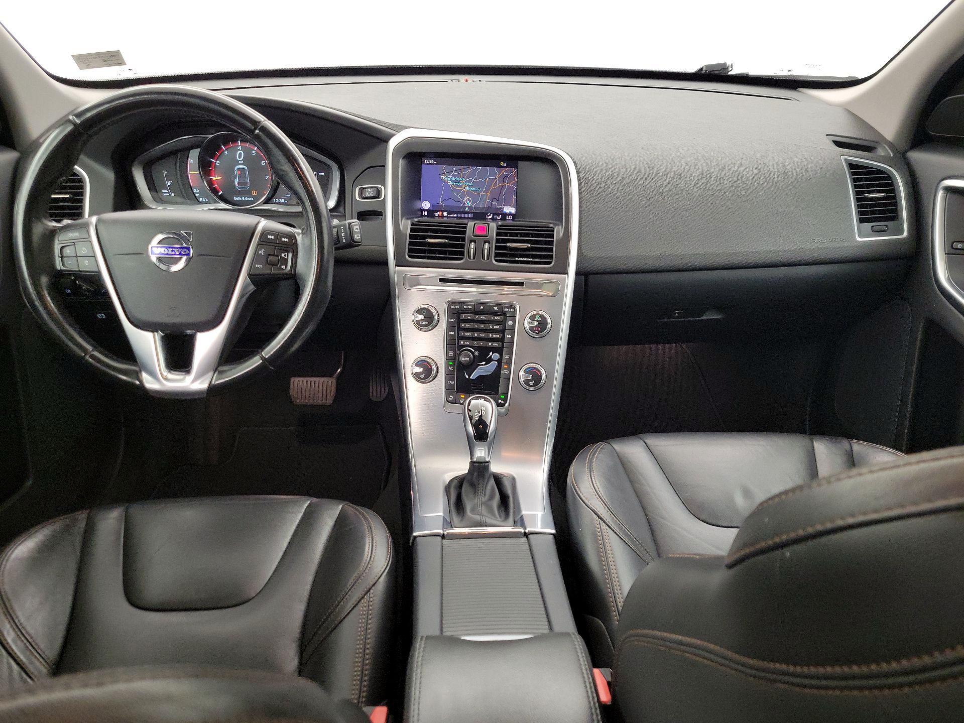 Thumbnail: 2017 Volvo XC60 - 9