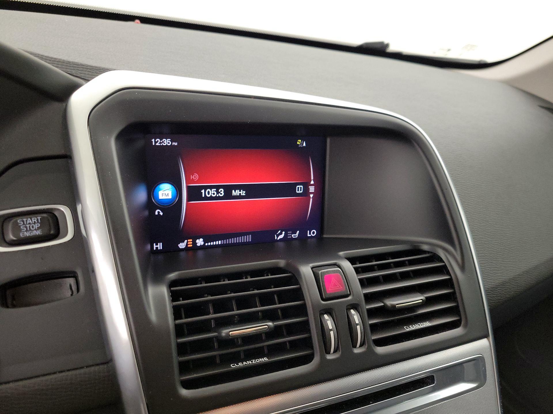 Thumbnail: 2017 Volvo XC60 - 16