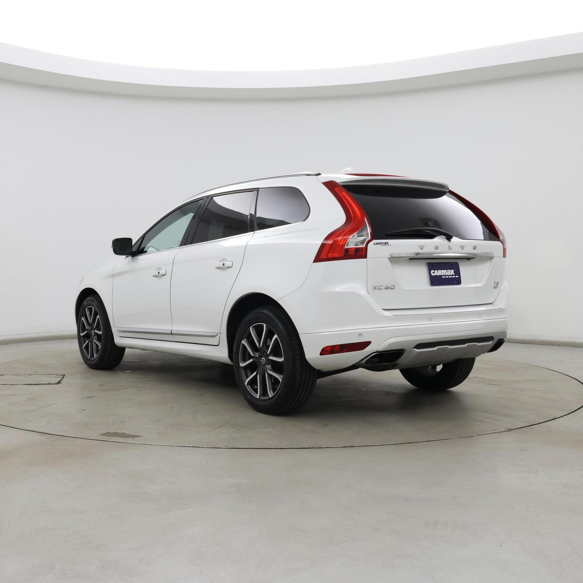 Thumbnail: 2017 Volvo XC60 - 2