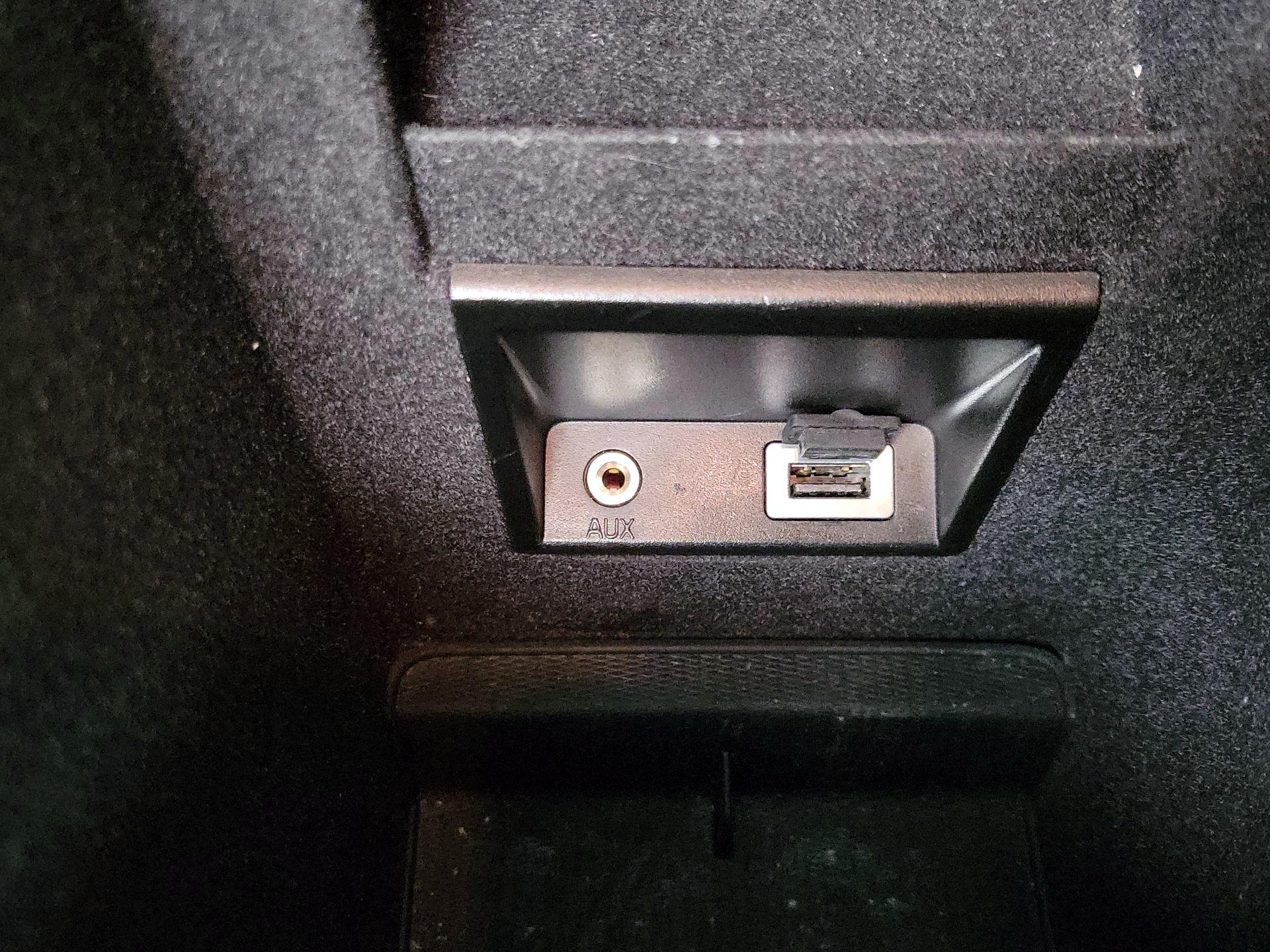 Thumbnail: 2017 Volvo XC60 - 19