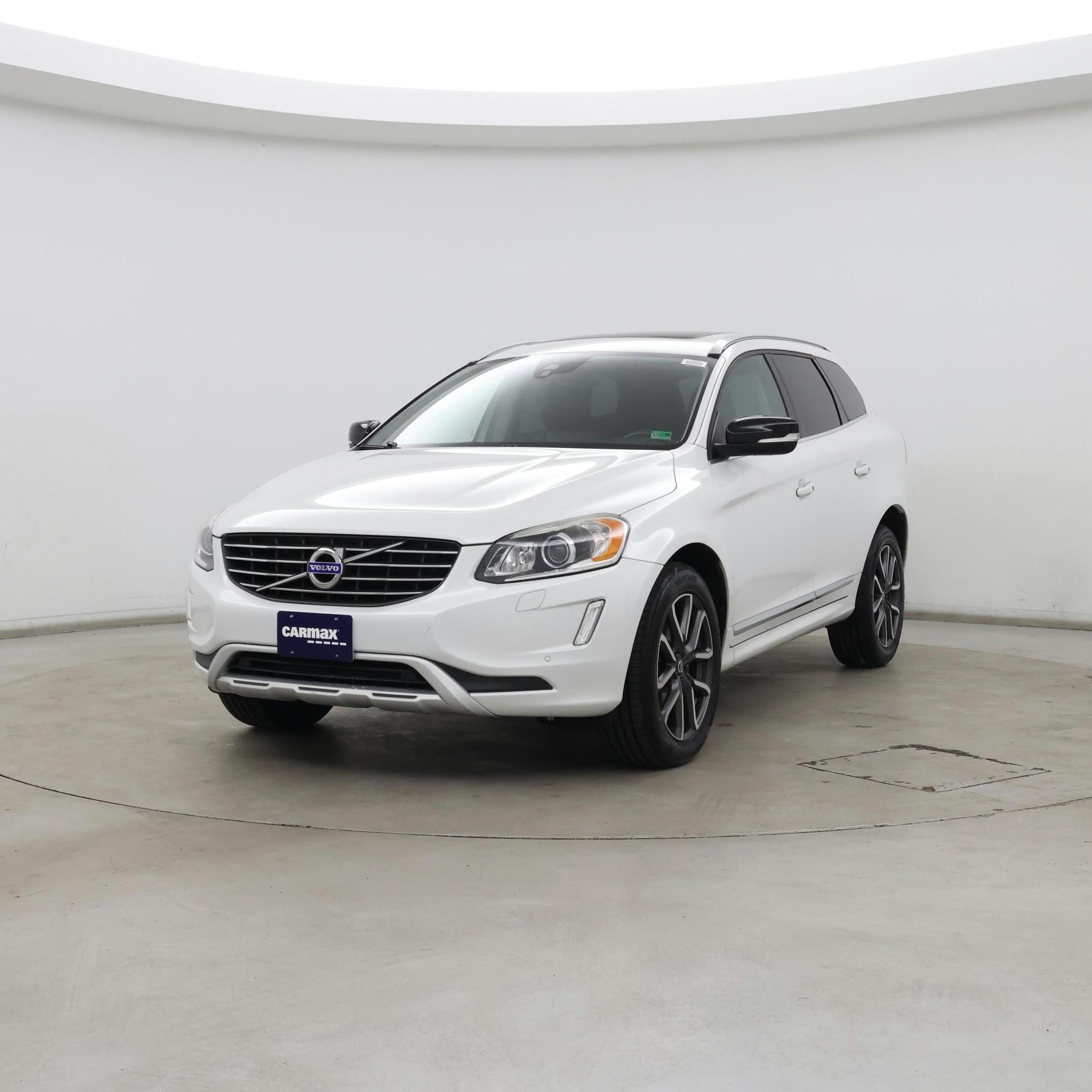 Thumbnail: 2017 Volvo XC60 - 4