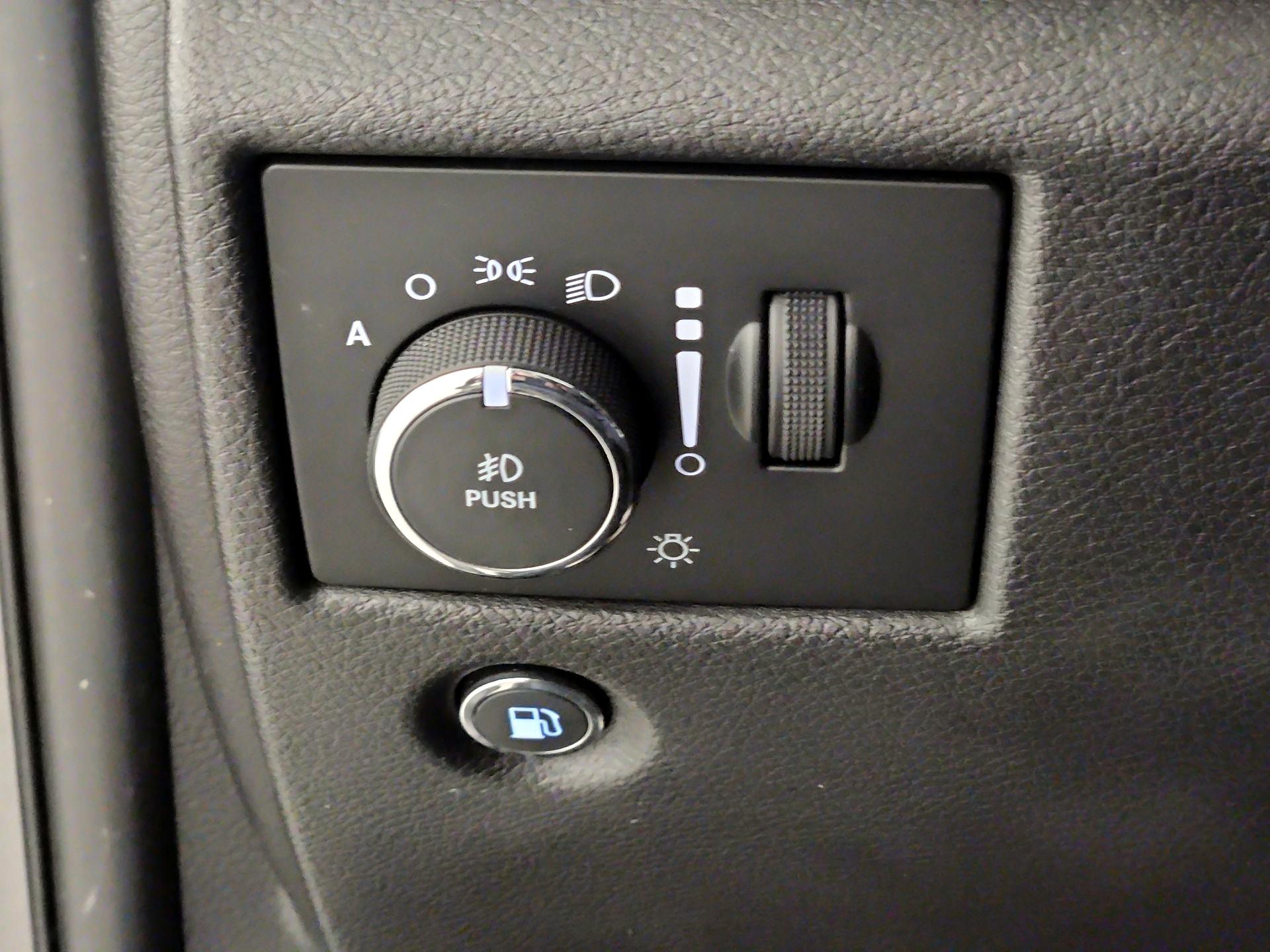 Thumbnail: 2018 Jeep Grand Cherokee - 13