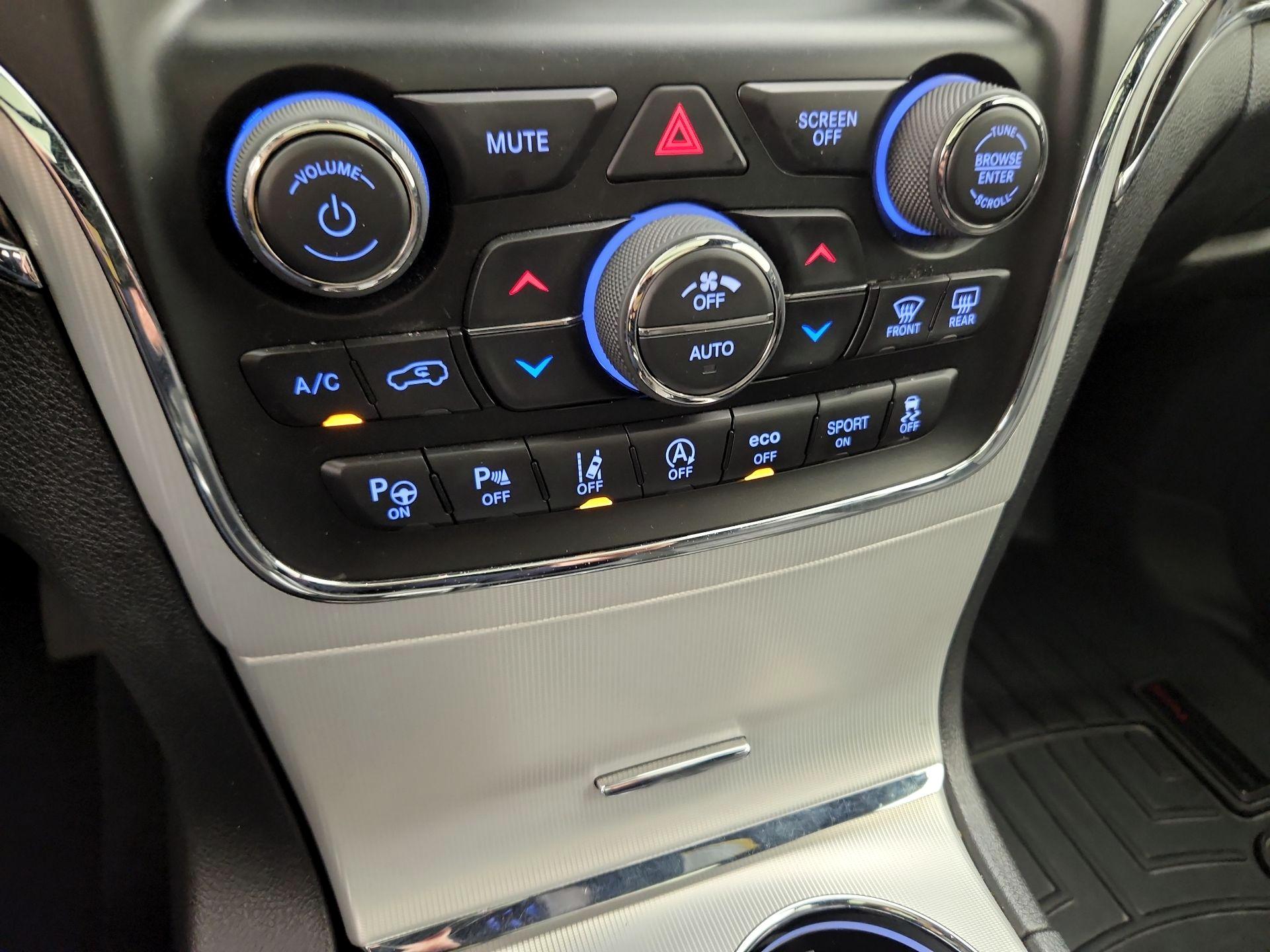 Thumbnail: 2018 Jeep Grand Cherokee - 17