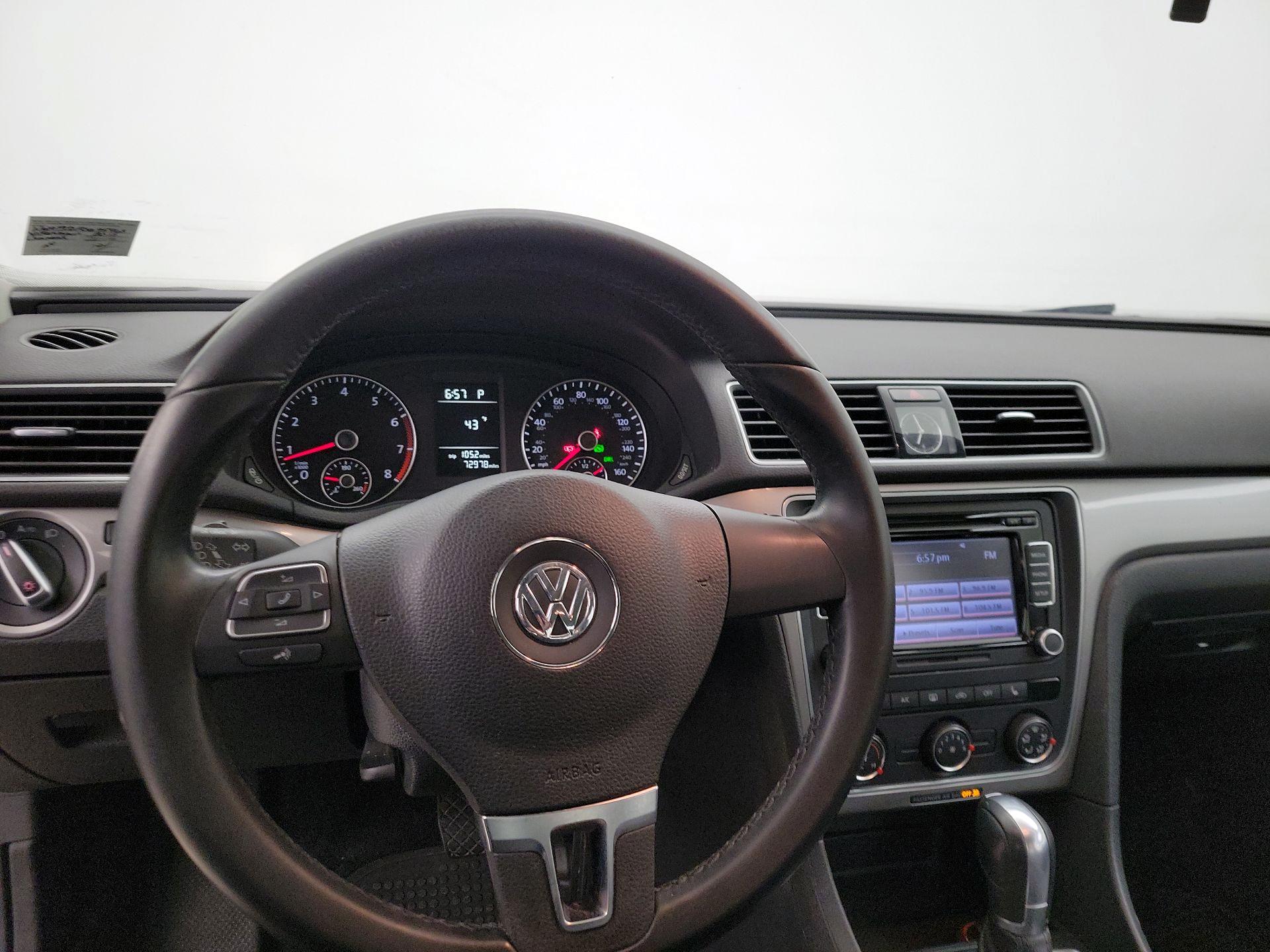 Thumbnail: 2015 Volkswagen Passat - 10