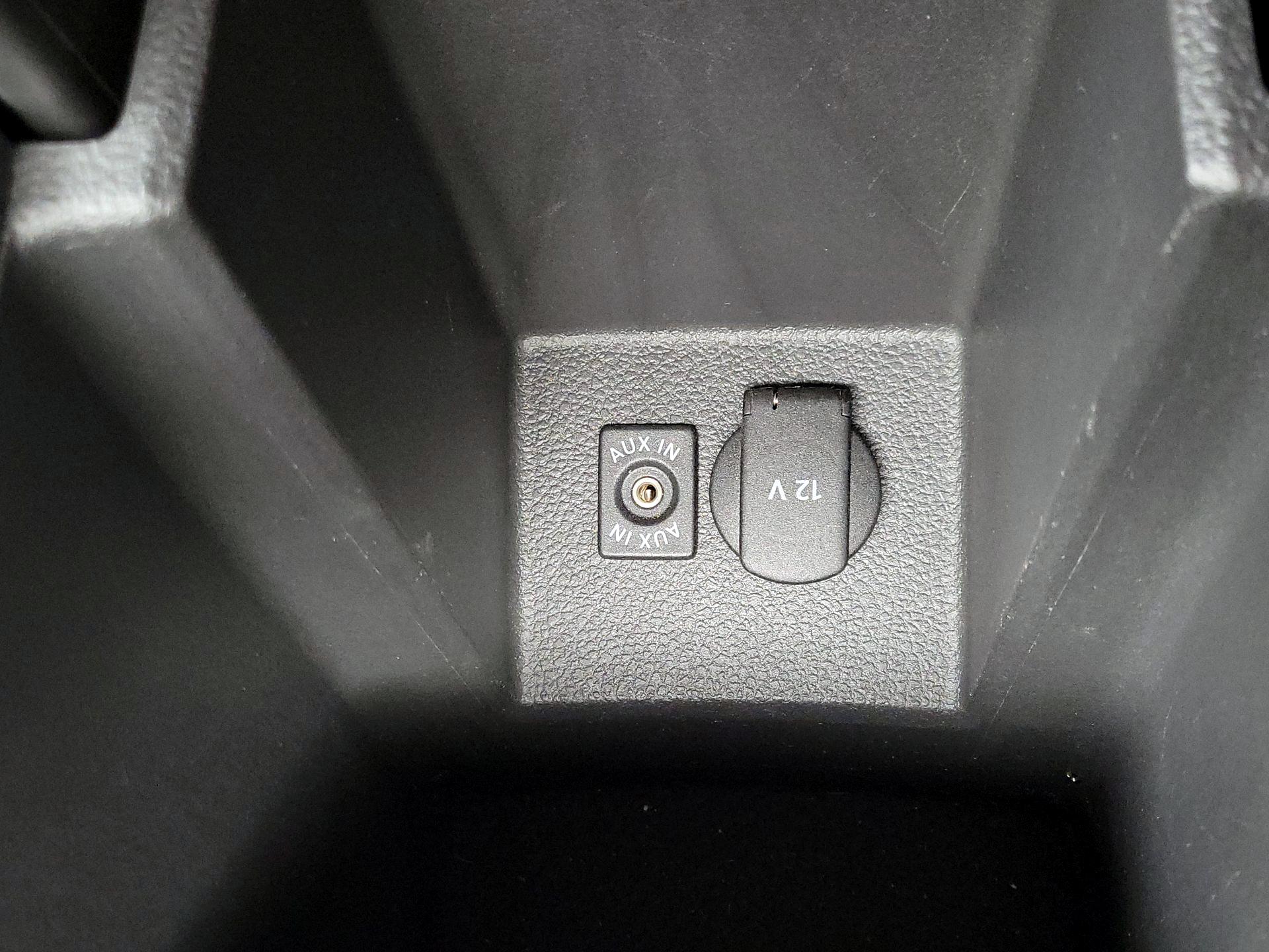 Thumbnail: 2015 Volkswagen Passat - 18