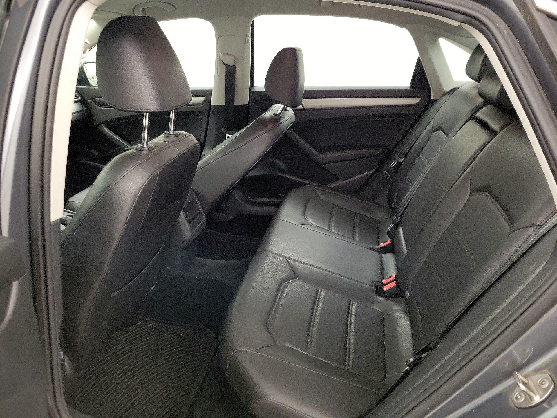 Thumbnail: 2015 Volkswagen Passat - 19