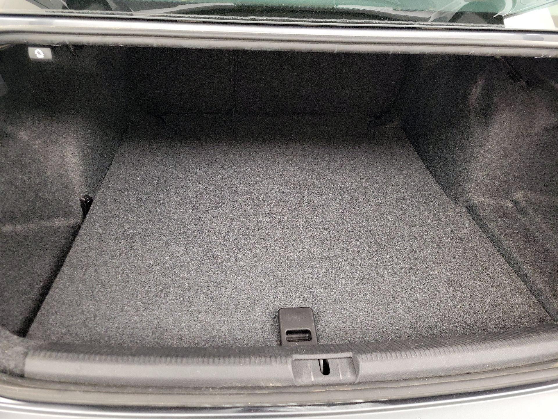 Thumbnail: 2015 Volkswagen Passat - 20