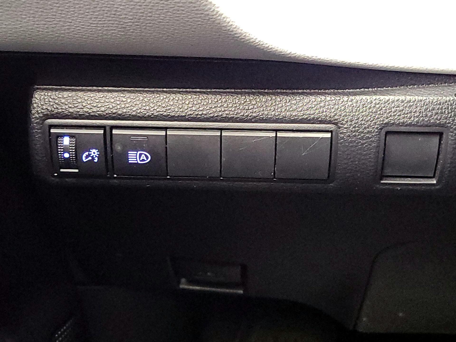 Thumbnail: 2022 Toyota Corolla - 13