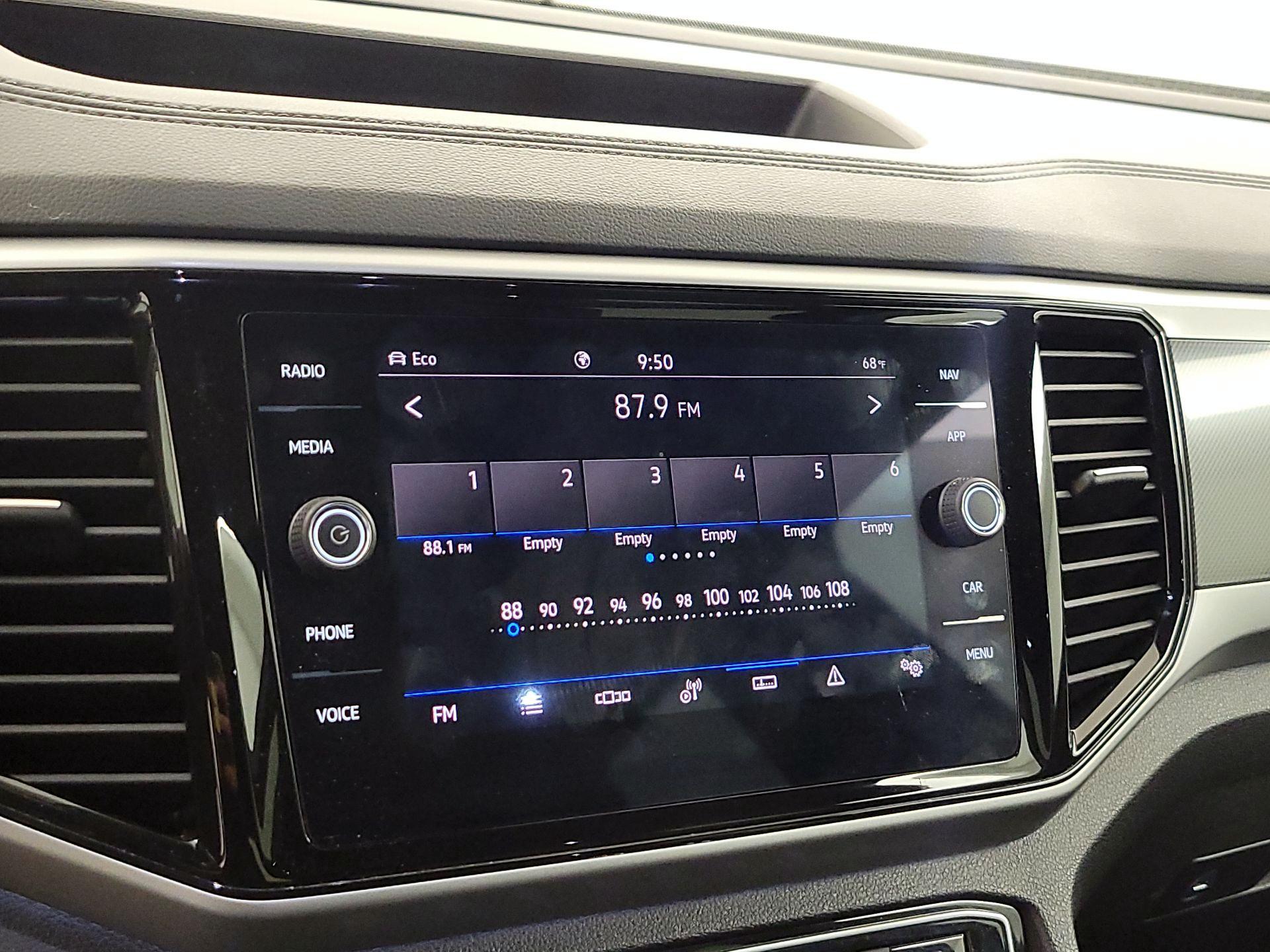 Thumbnail: 2023 Volkswagen Atlas - 16