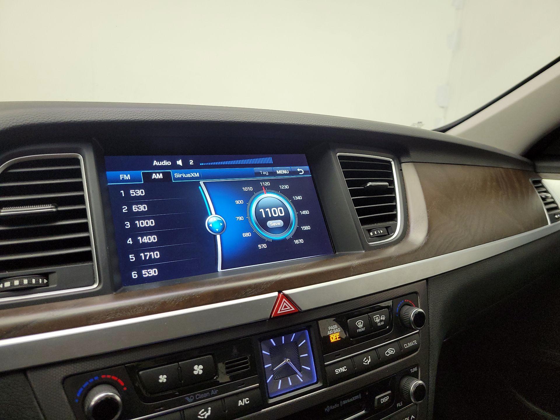 Thumbnail: 2015 Hyundai Genesis - 16