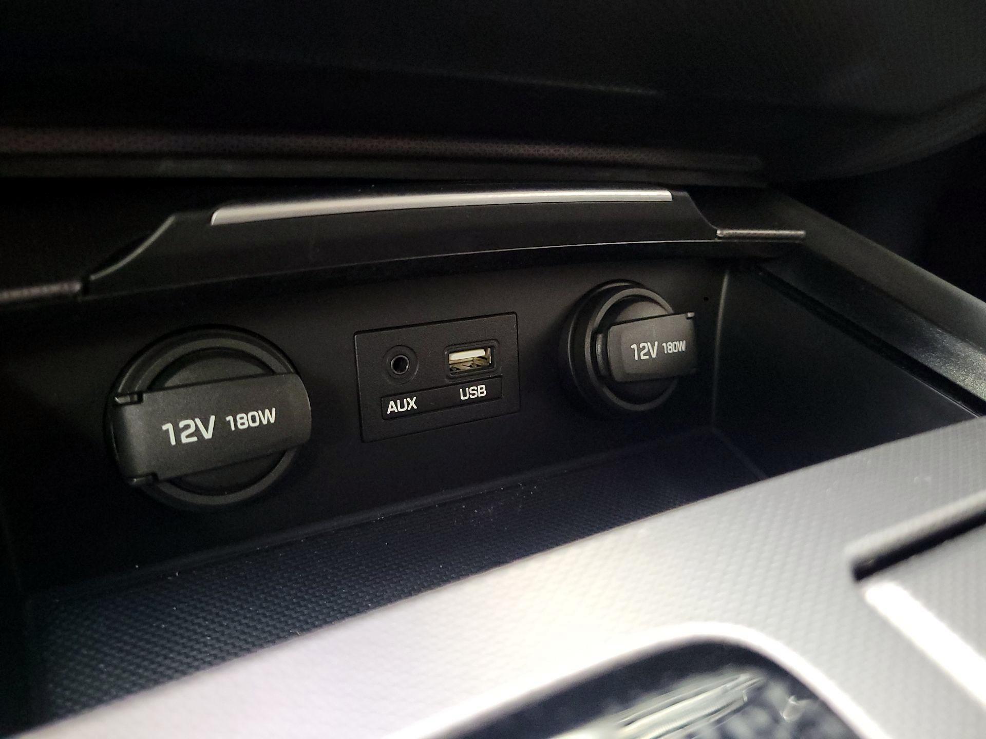 Thumbnail: 2015 Hyundai Genesis - 19