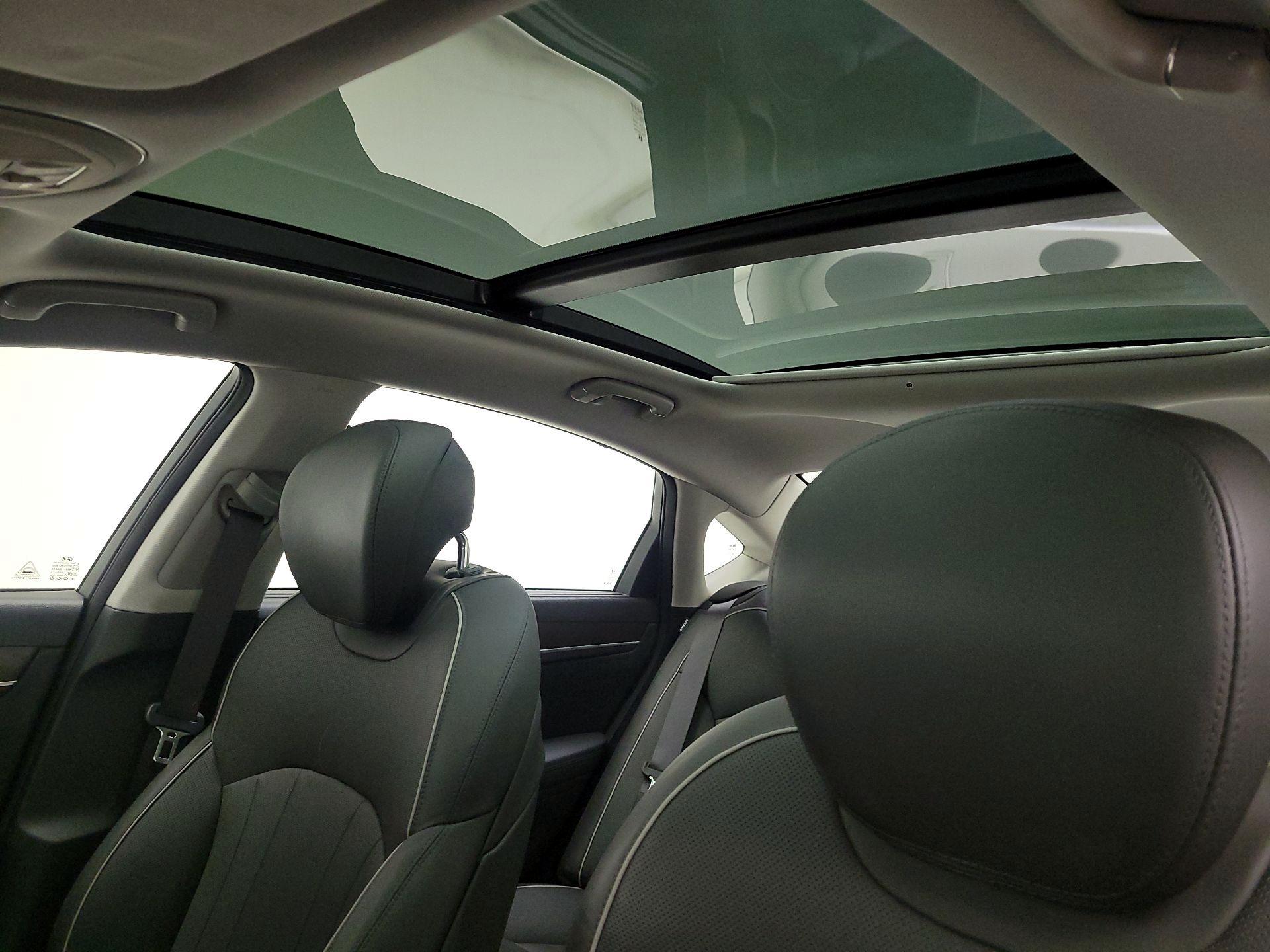 Thumbnail: 2015 Hyundai Genesis - 20